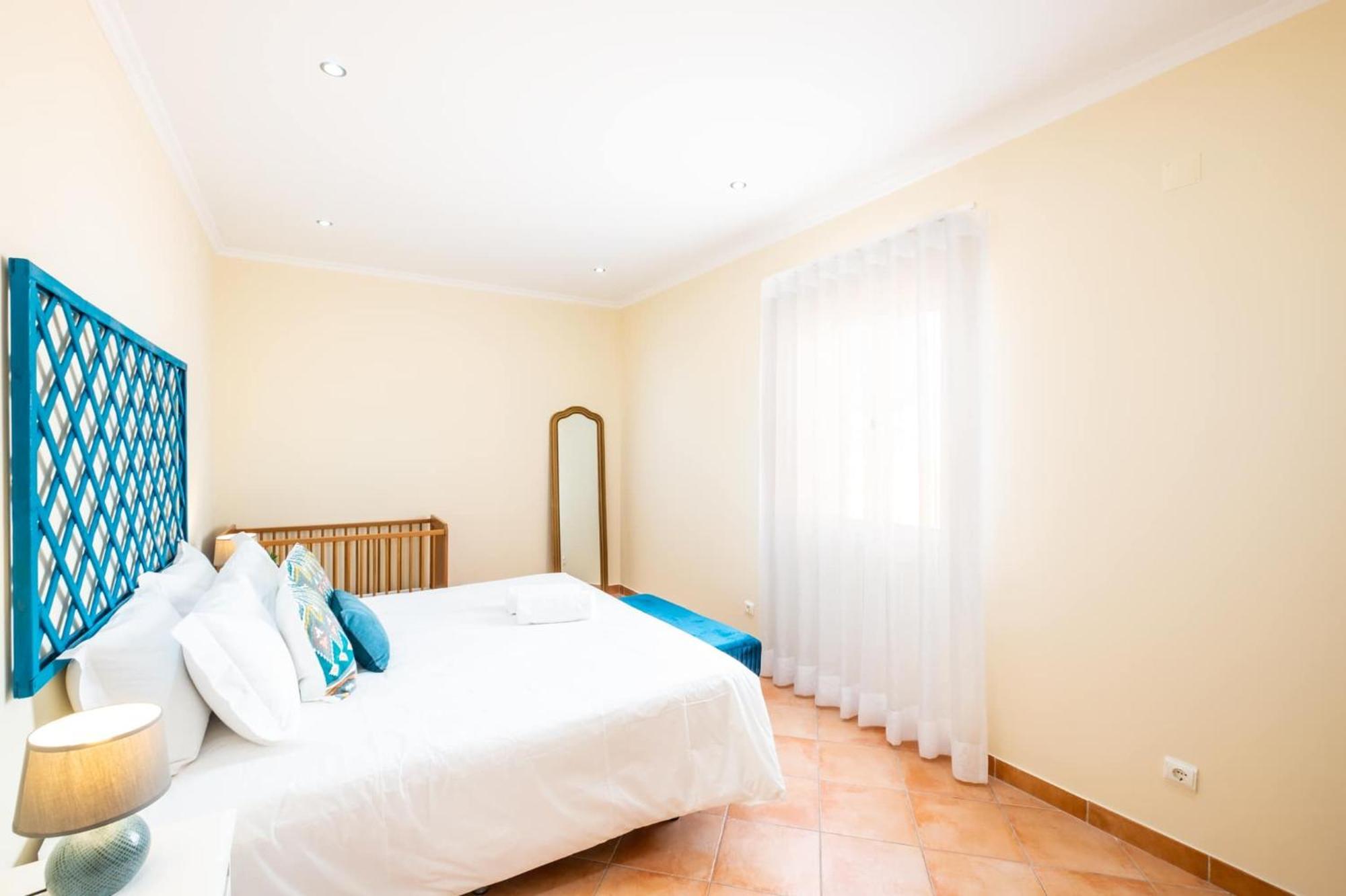 Habitate - Pool Fence & Heating Bars *