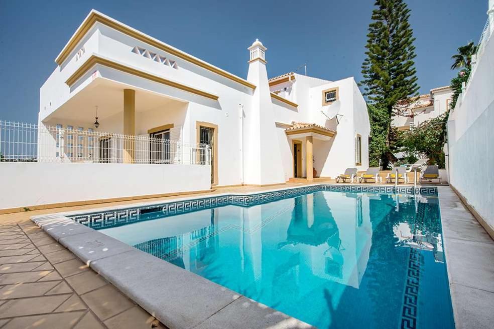 Almanda - Spacious Perfectly Located Between Marina And The Old Town Holiday home