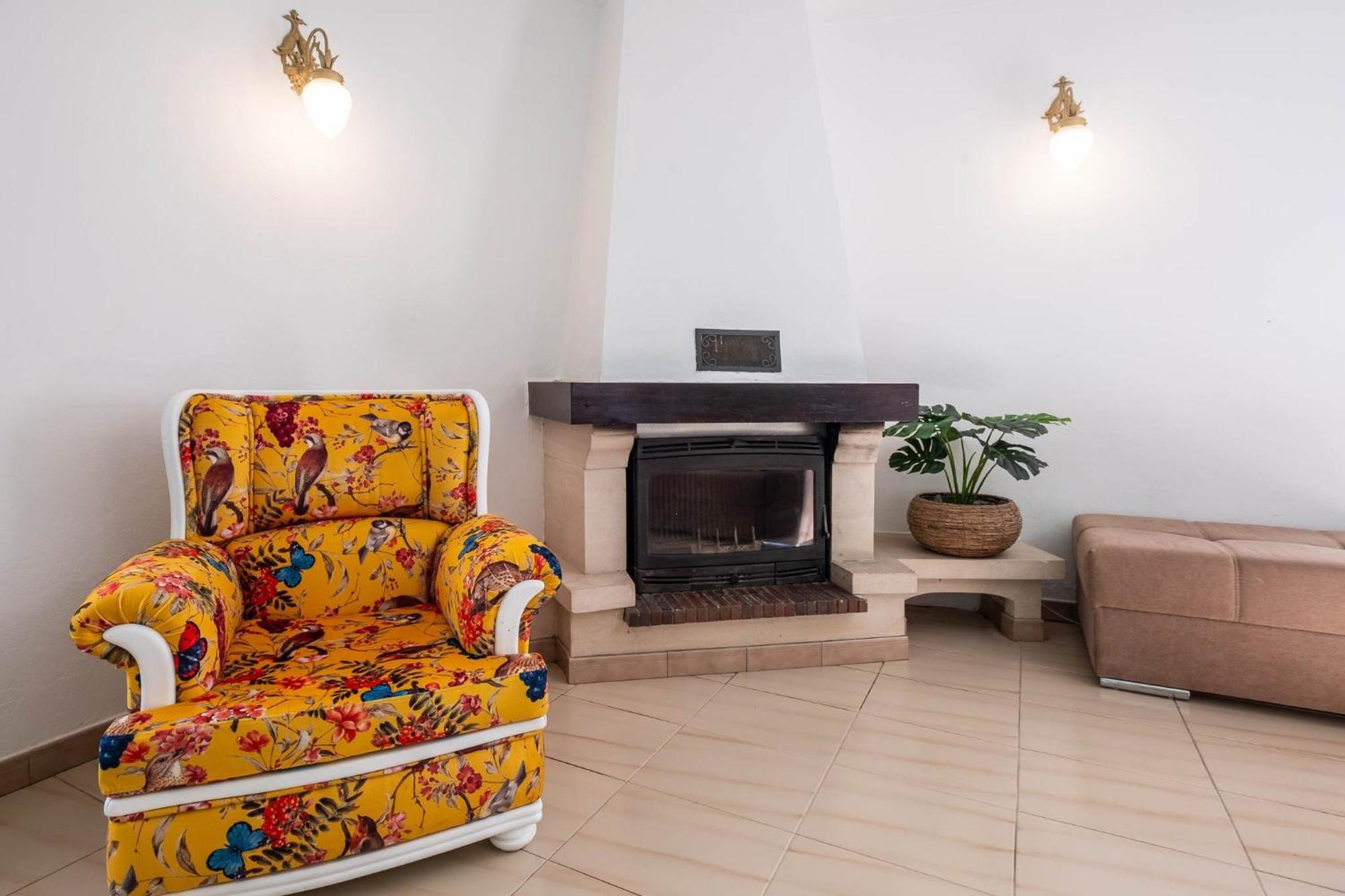 Patroves Ranch - Private Pool & Sea Views Holiday home