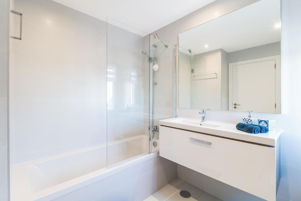 Family 3 Bedrooms Private Rooftop With Pool *