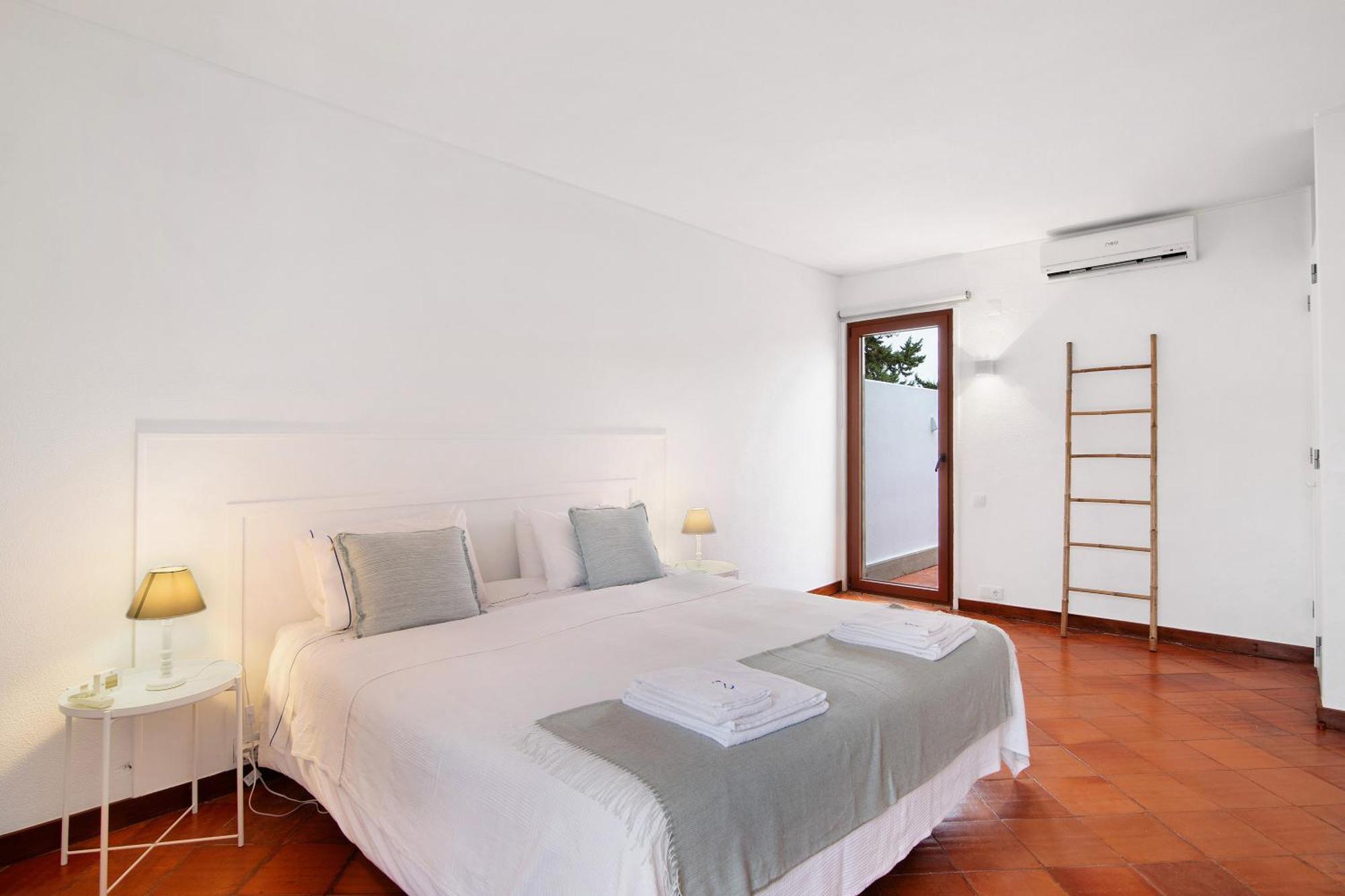Balaia Apartment *