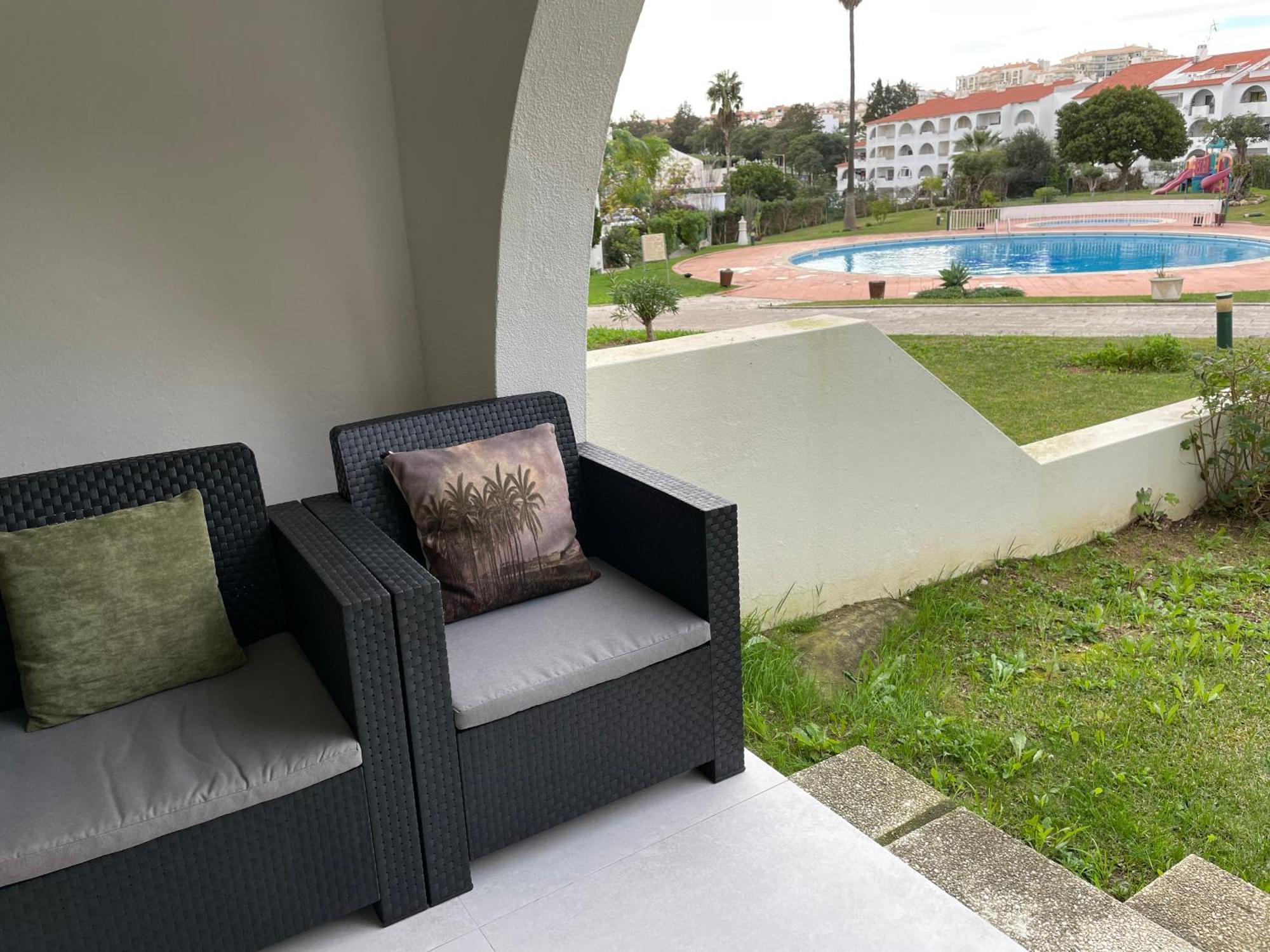 Modern With Balcony And Direct Access To The Pool *