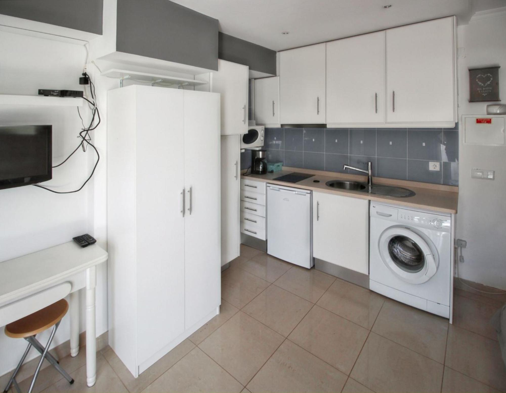 Apartment Comfortable In 20 M² Pleasant Balcony
