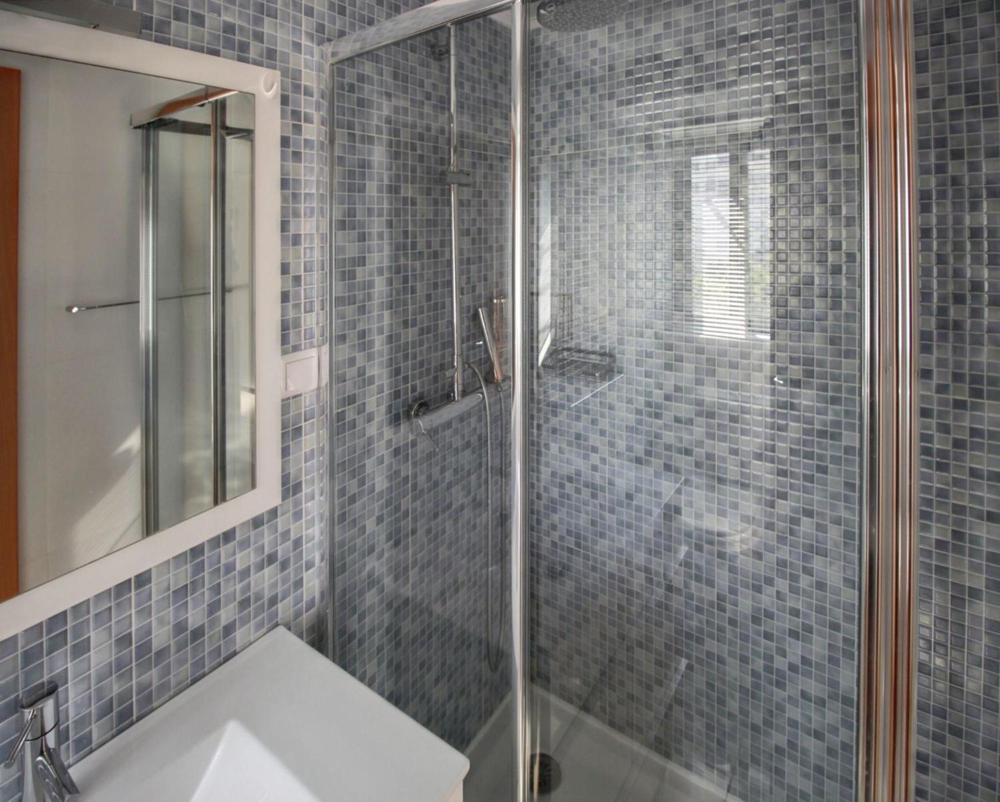 Comfortable In 20 M² Pleasant Balcony Apartment *