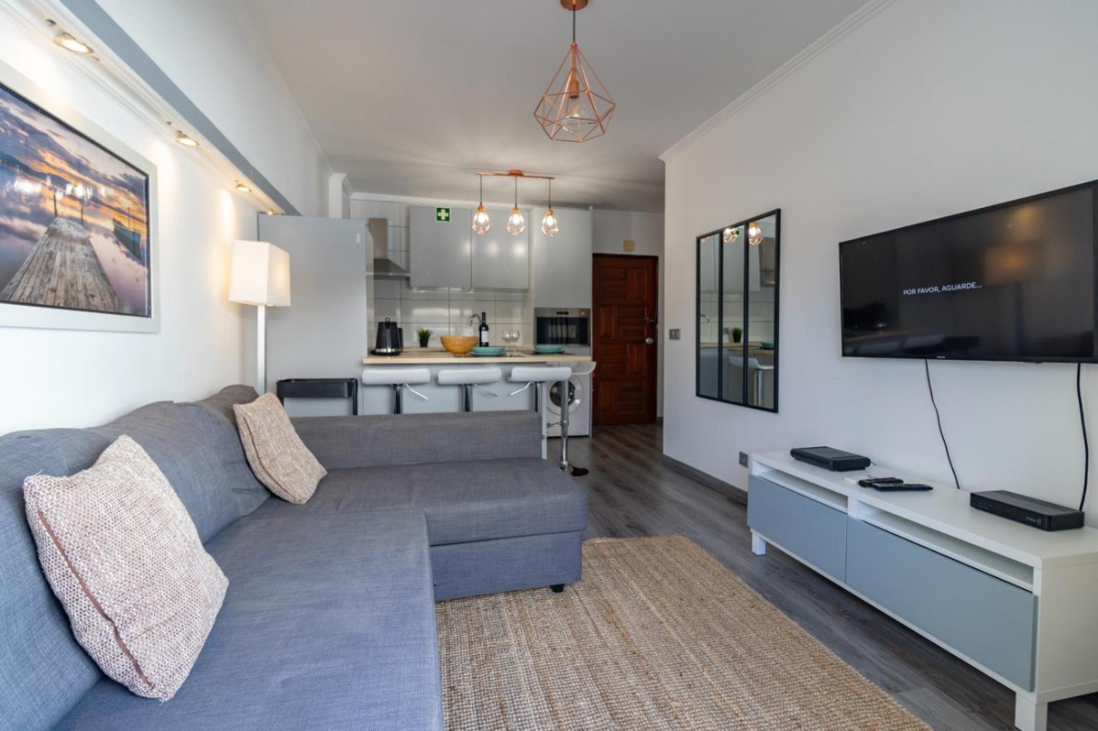Cozy Flat Near Oura Apartment