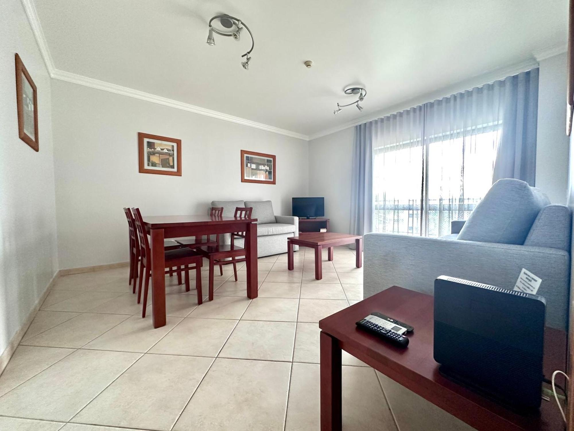 Oceanview Bliss In Retreat Over Oldtown Apartment