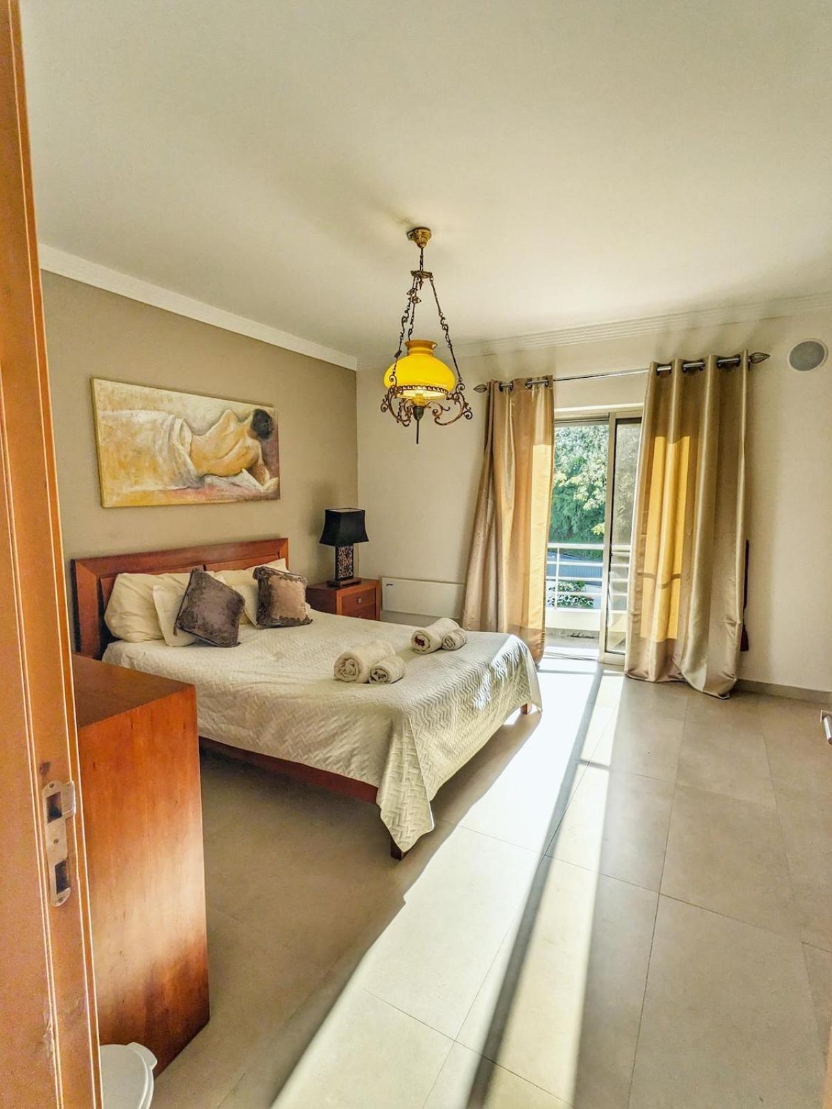 Quintaloes, 5 Mins From Old Town Holiday home Albufeira