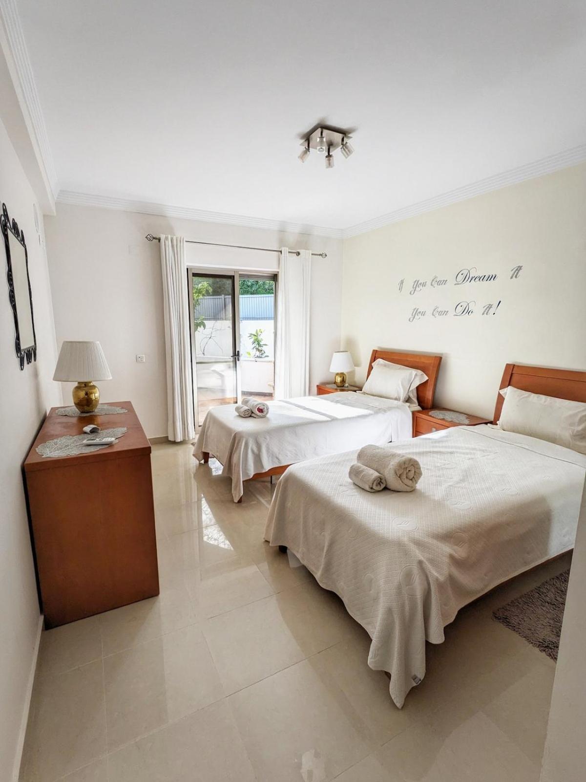 Holiday home Quintaloes, 5 Mins From Old Town Albufeira