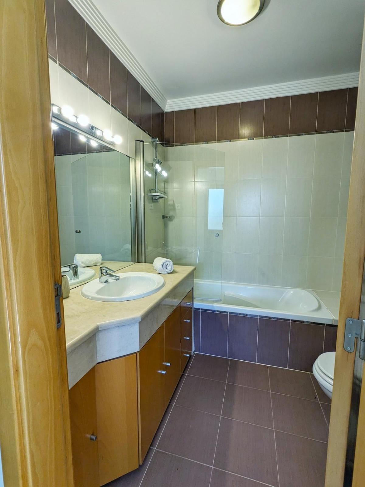 Holiday home Quintaloes, 5 Mins From Old Town Albufeira