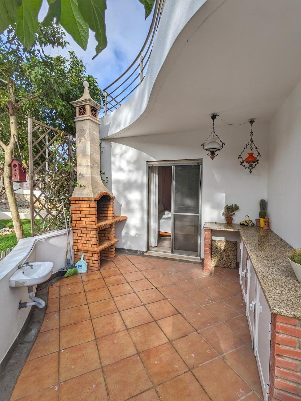 Quintaloes, 5 Mins From Old Town Holiday home *