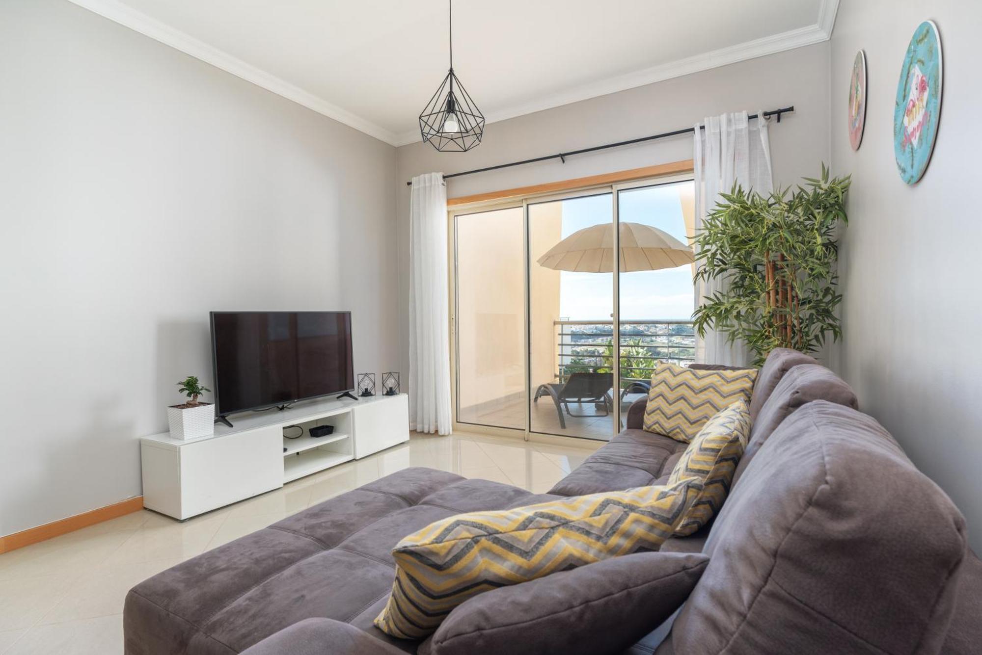 Apartment Homes White Rose Garden With 2 Terraces & 2 Swimming Pools