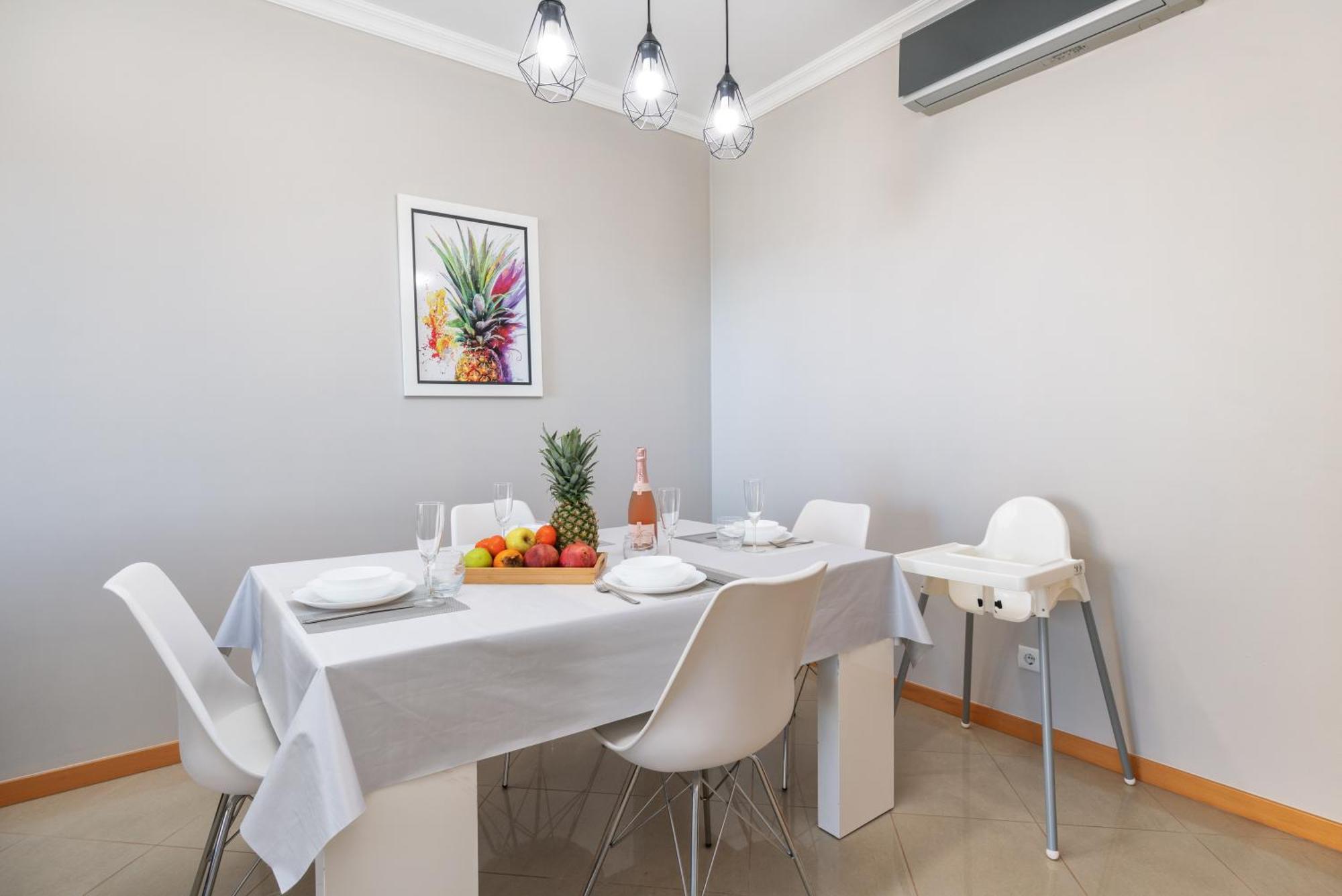 Homes White Rose Garden With 2 Terraces & 2 Swimming Pools Apartment *