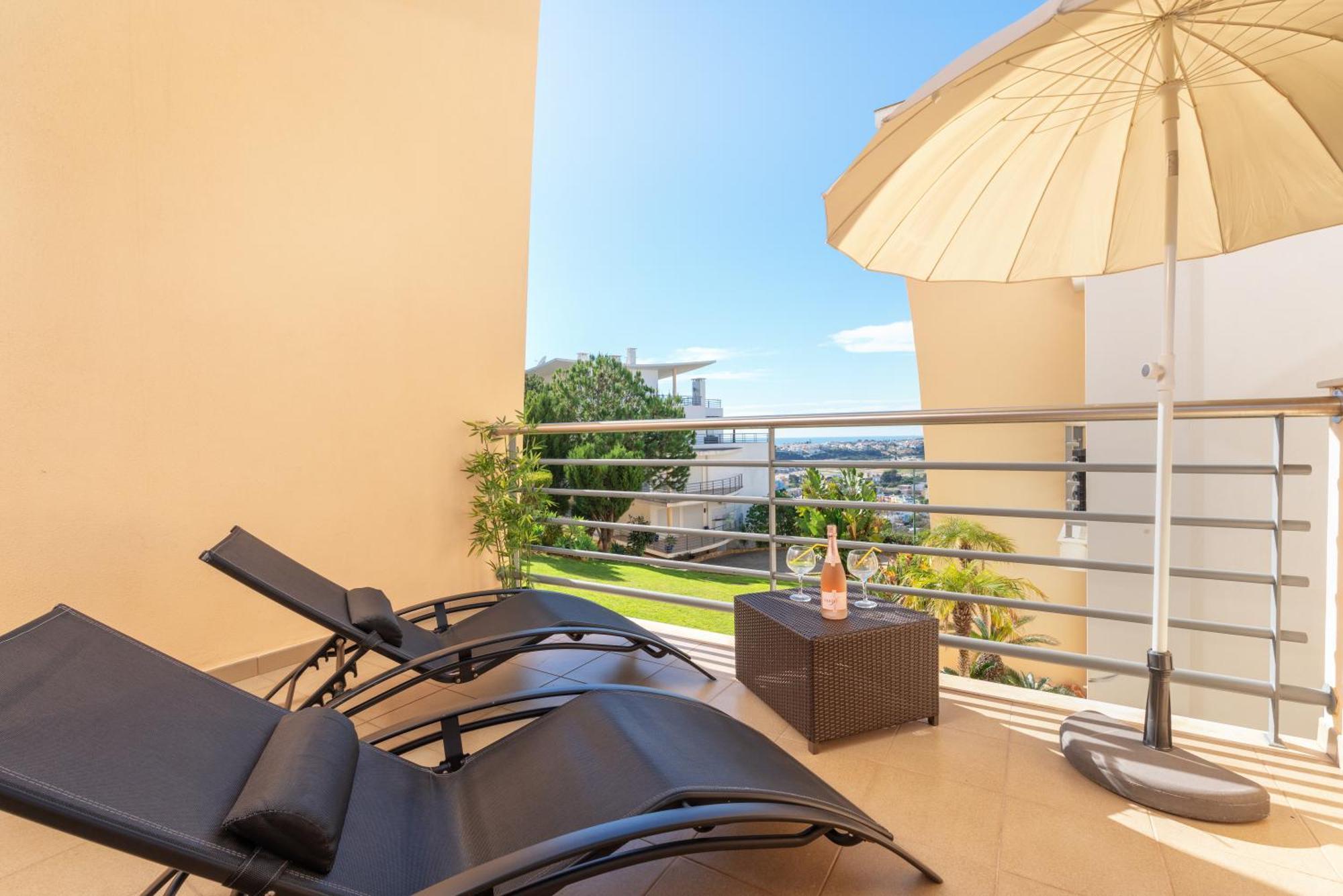 Homes White Rose Garden With 2 Terraces & 2 Swimming Pools Albufeira