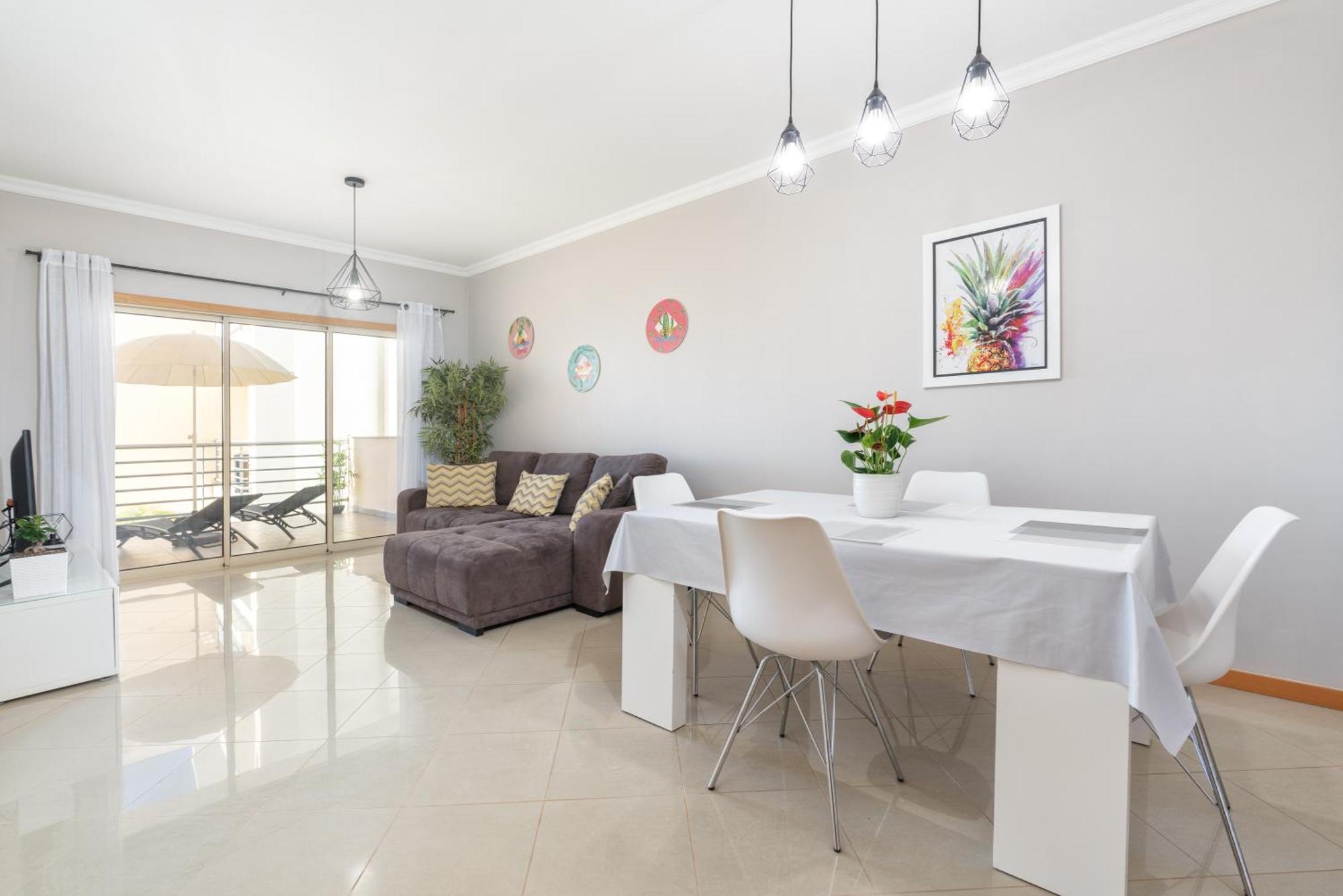 Homes White Rose Garden With 2 Terraces & 2 Swimming Pools Apartment