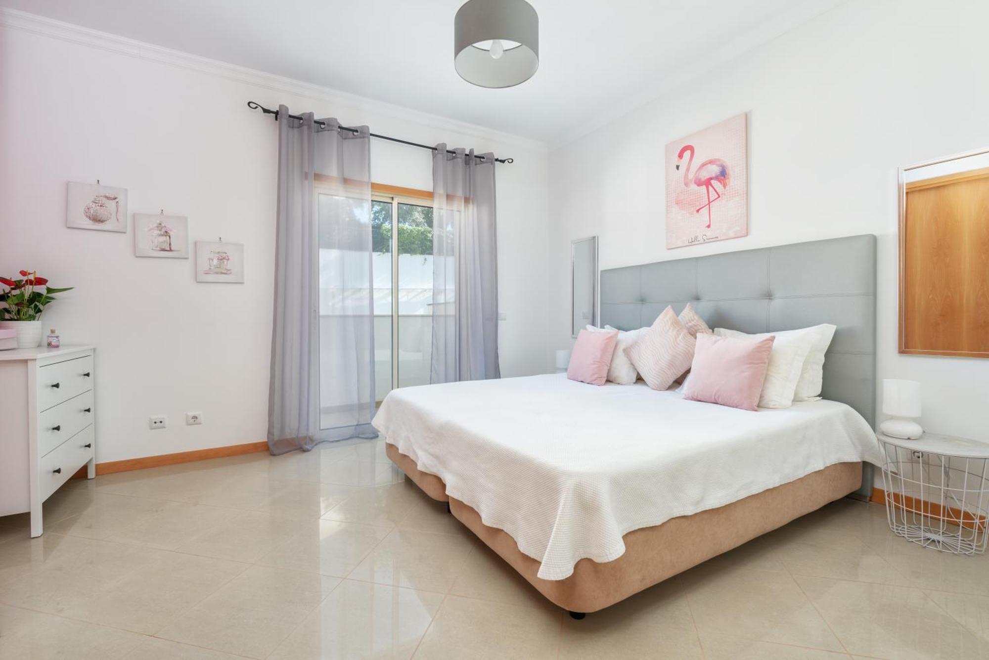 Homes White Rose Garden With 2 Terraces & 2 Swimming Pools *
