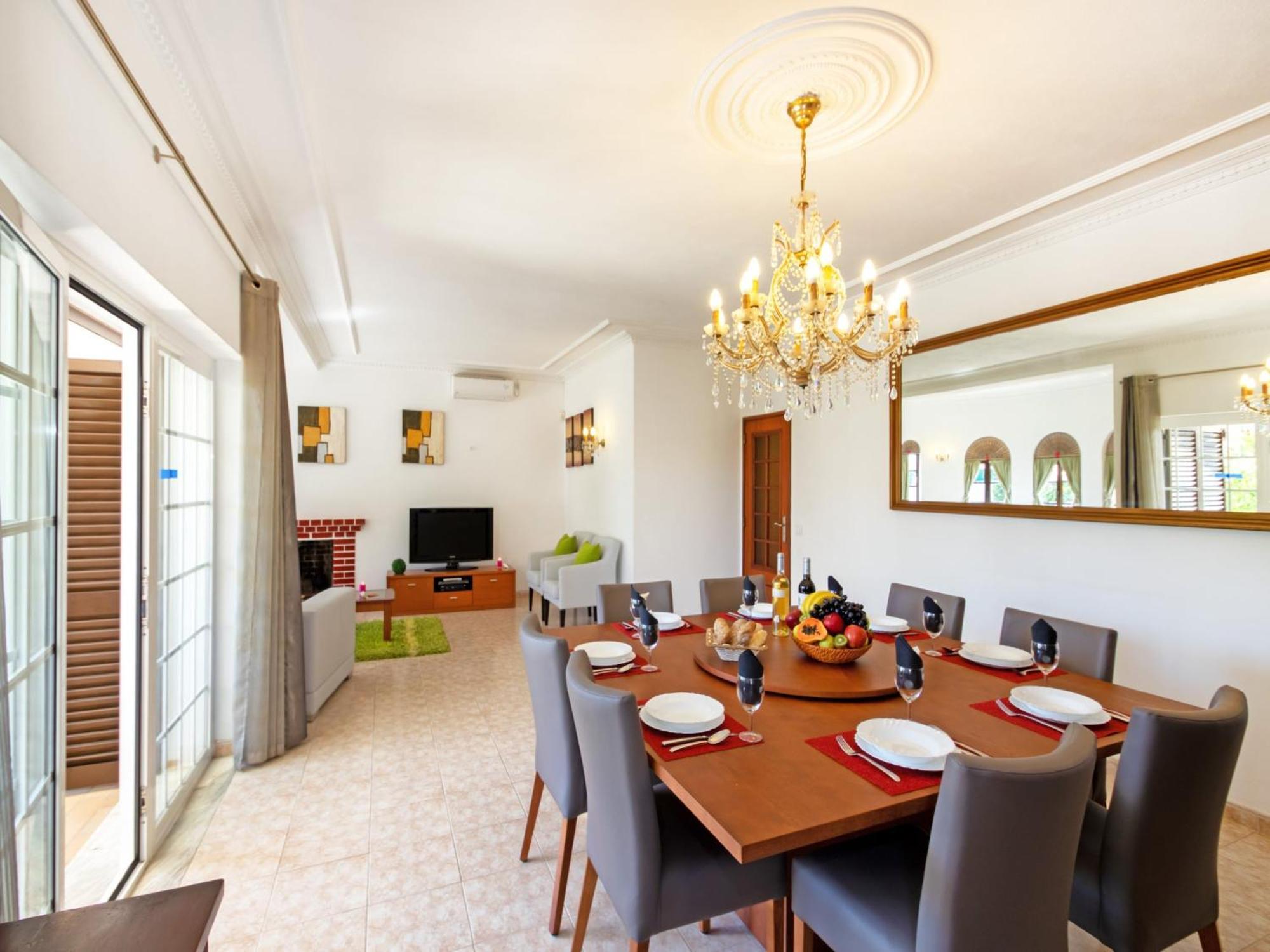Villa Charming In With Private Pool