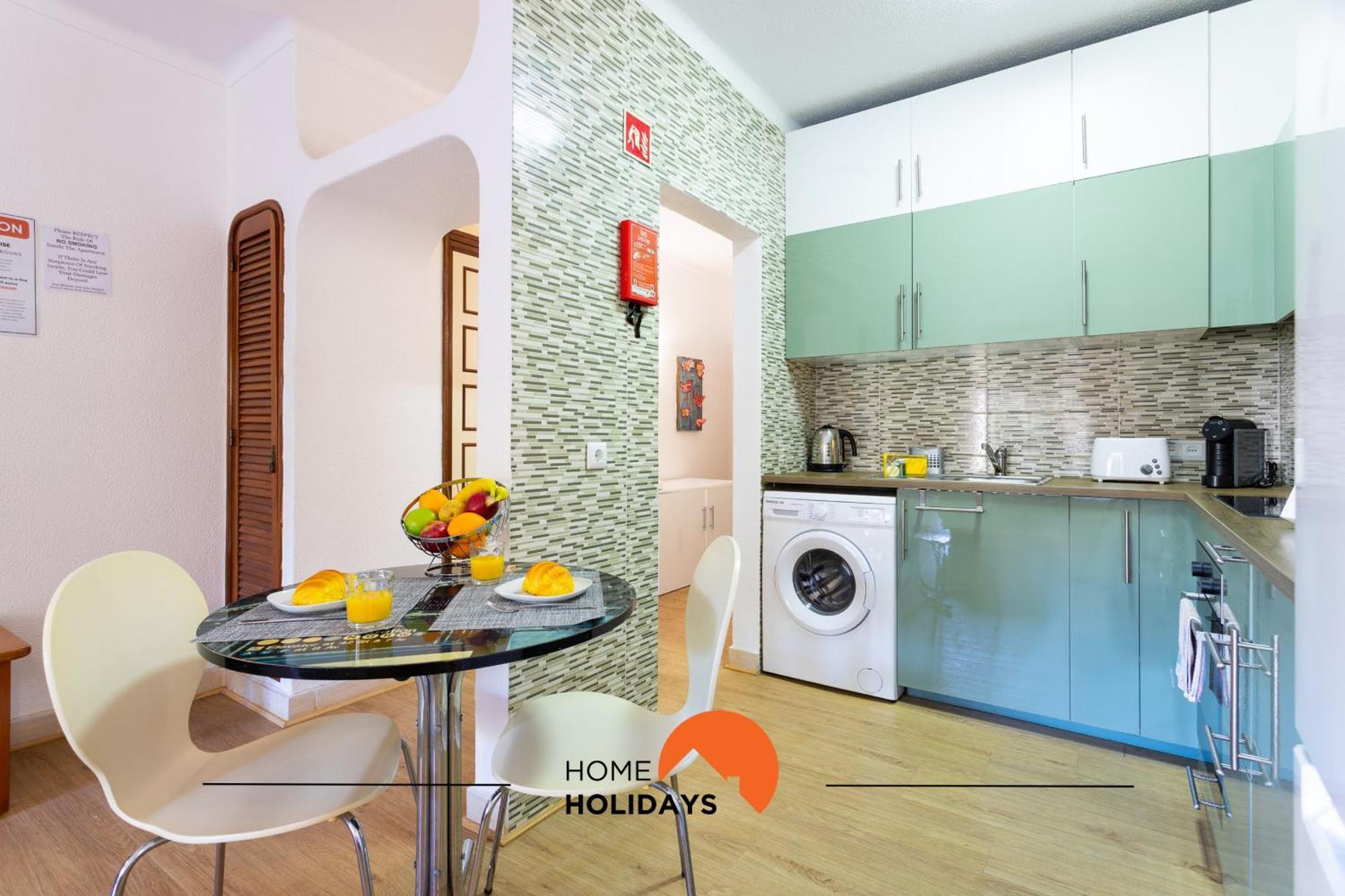 #287 Rodrimar 212 By Holidays *
