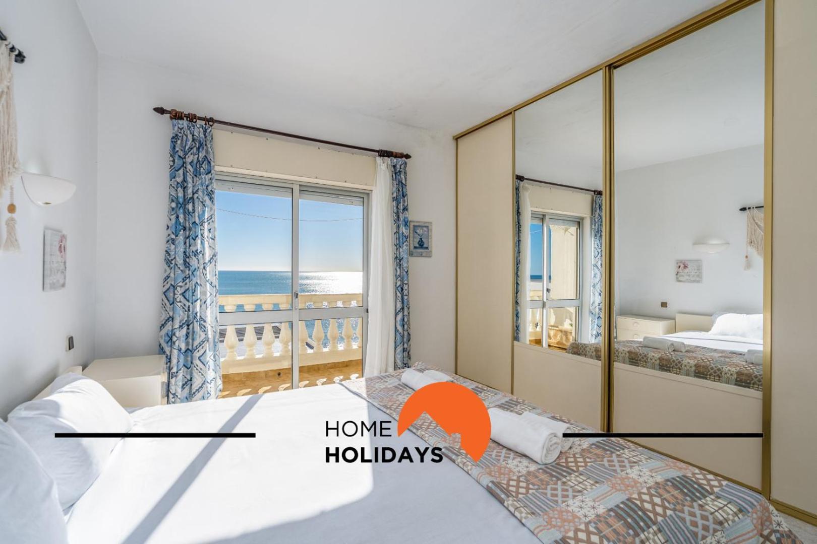 #261 Rosa I By Holidays