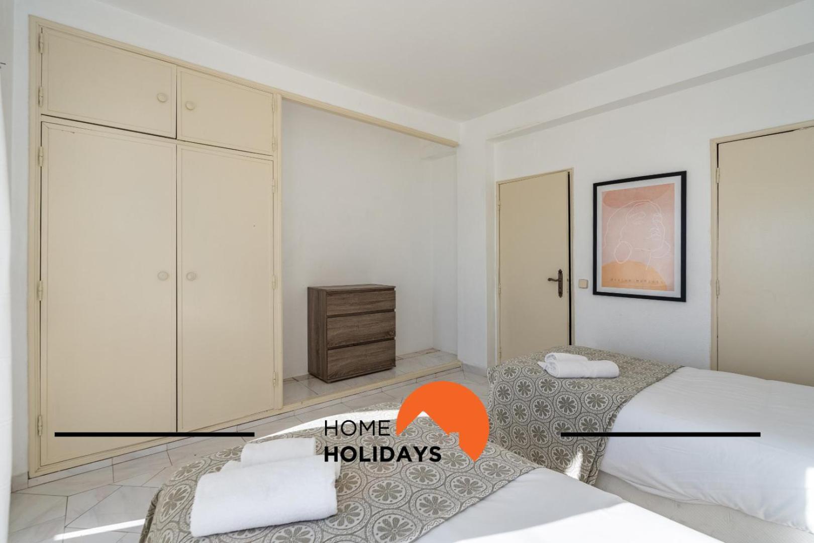#261 Rosa I By Holidays