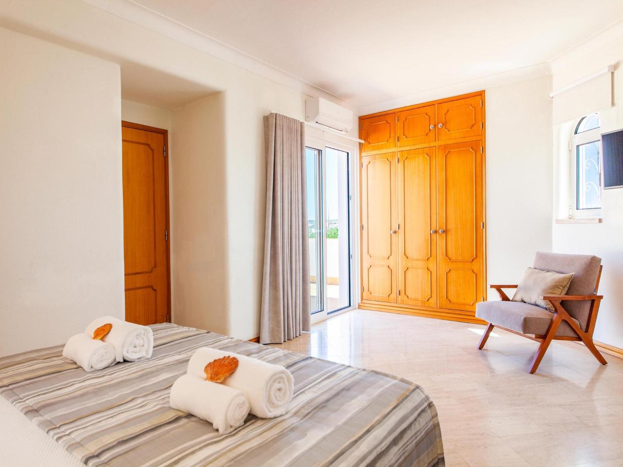 With Private Heatable Pool Albufeira
