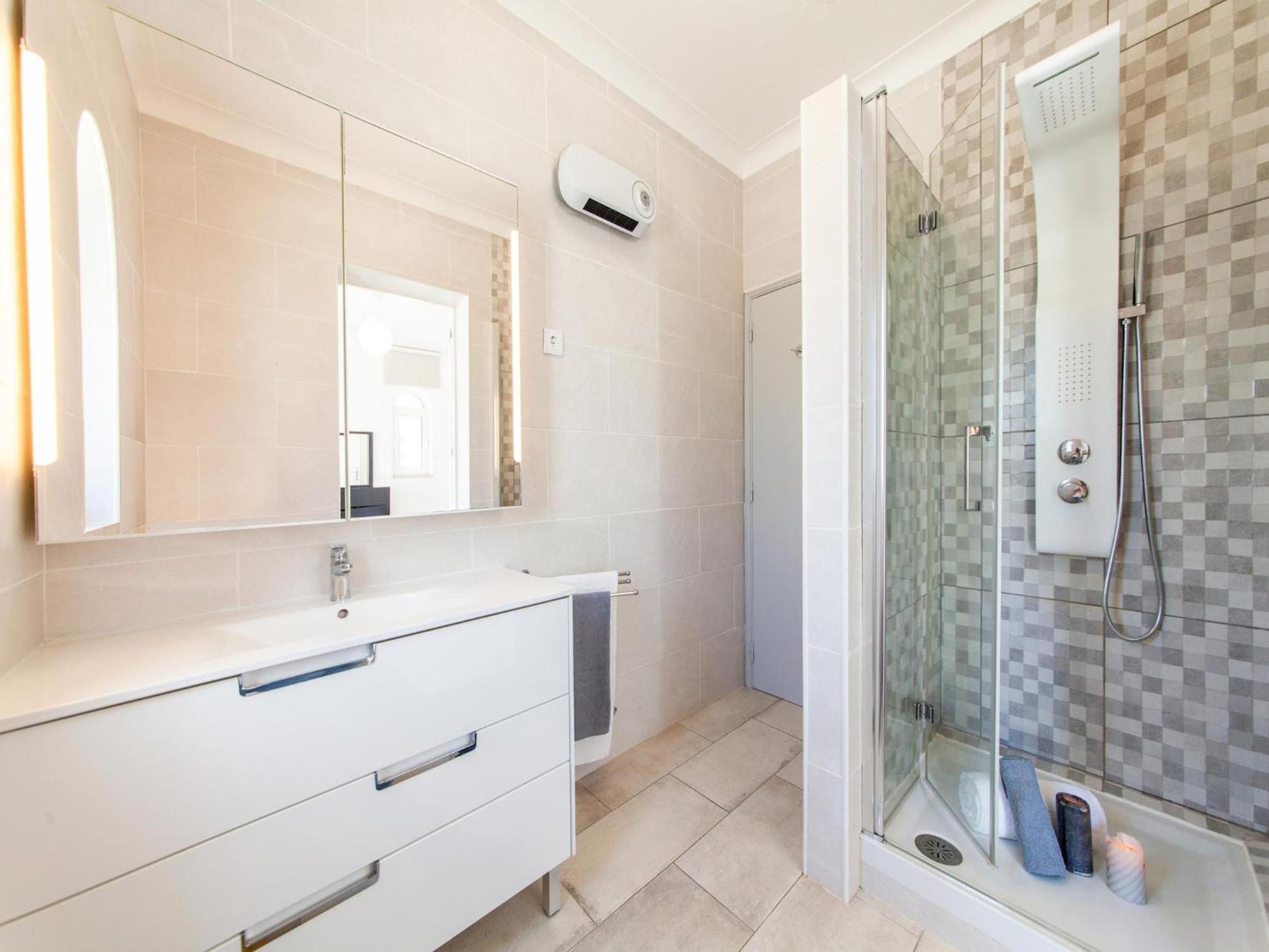 Villa With Private Heatable Pool Albufeira