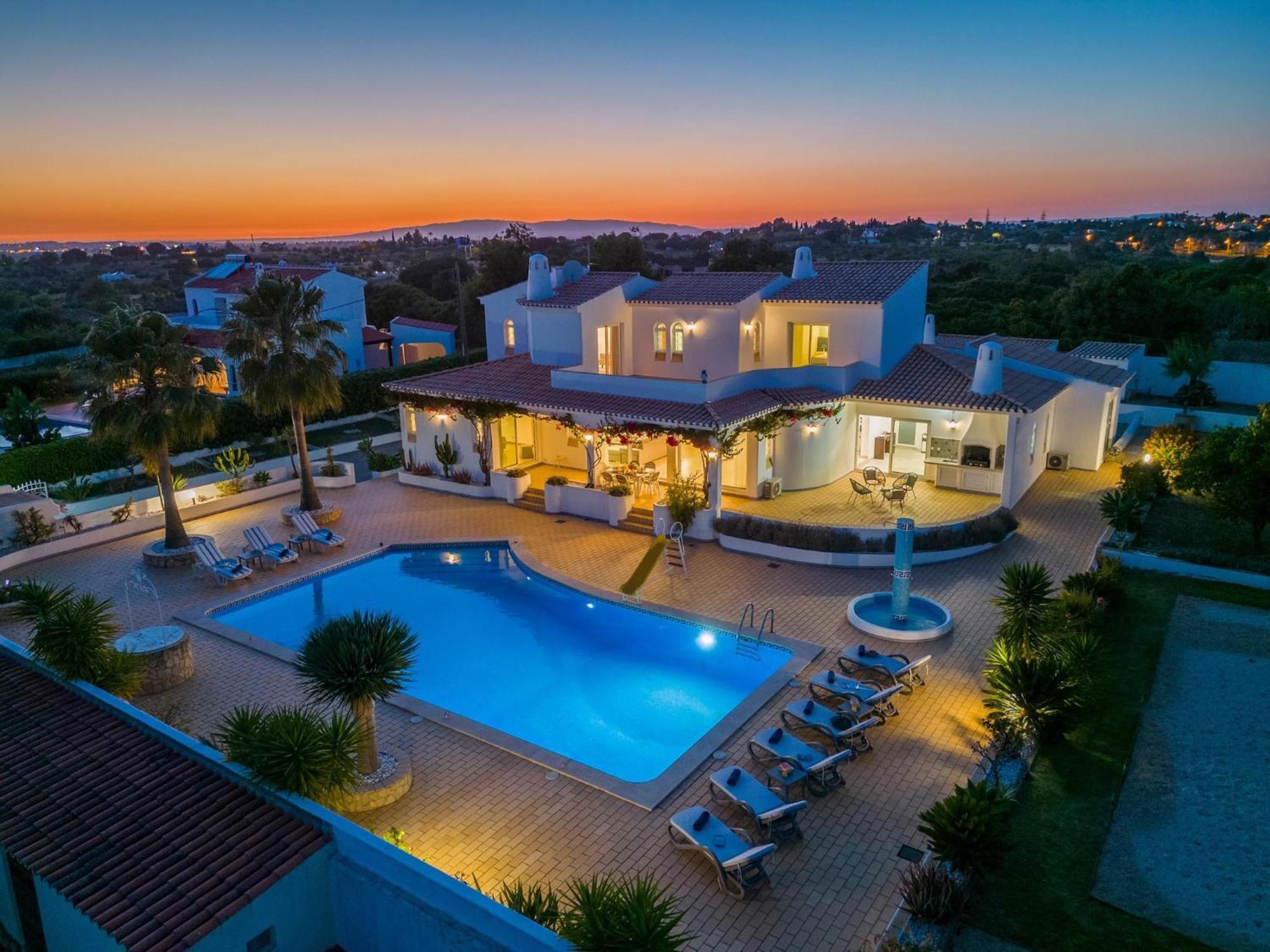 Villa With Private Heatable Pool