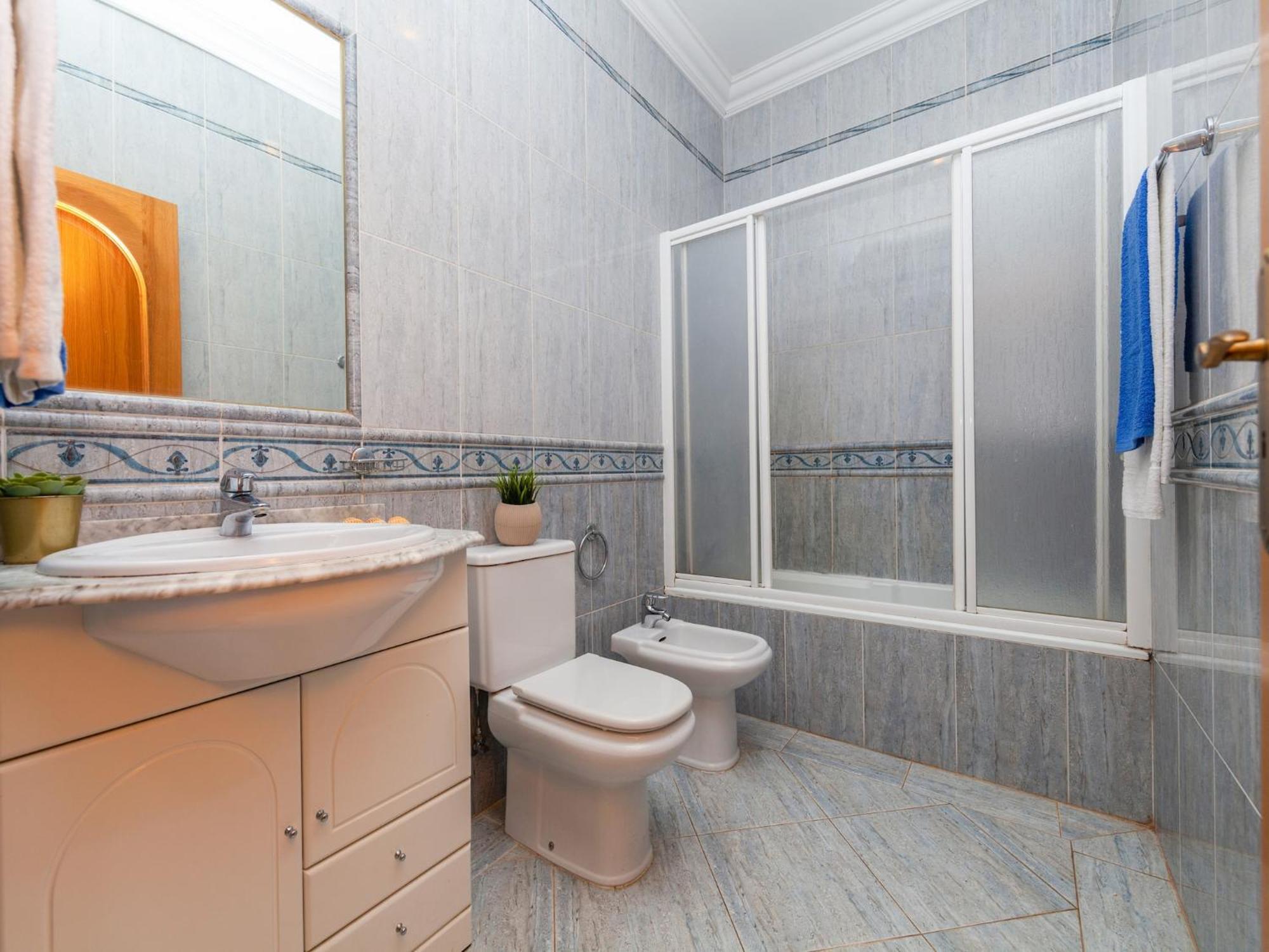 Stunning 4-bed In Villa