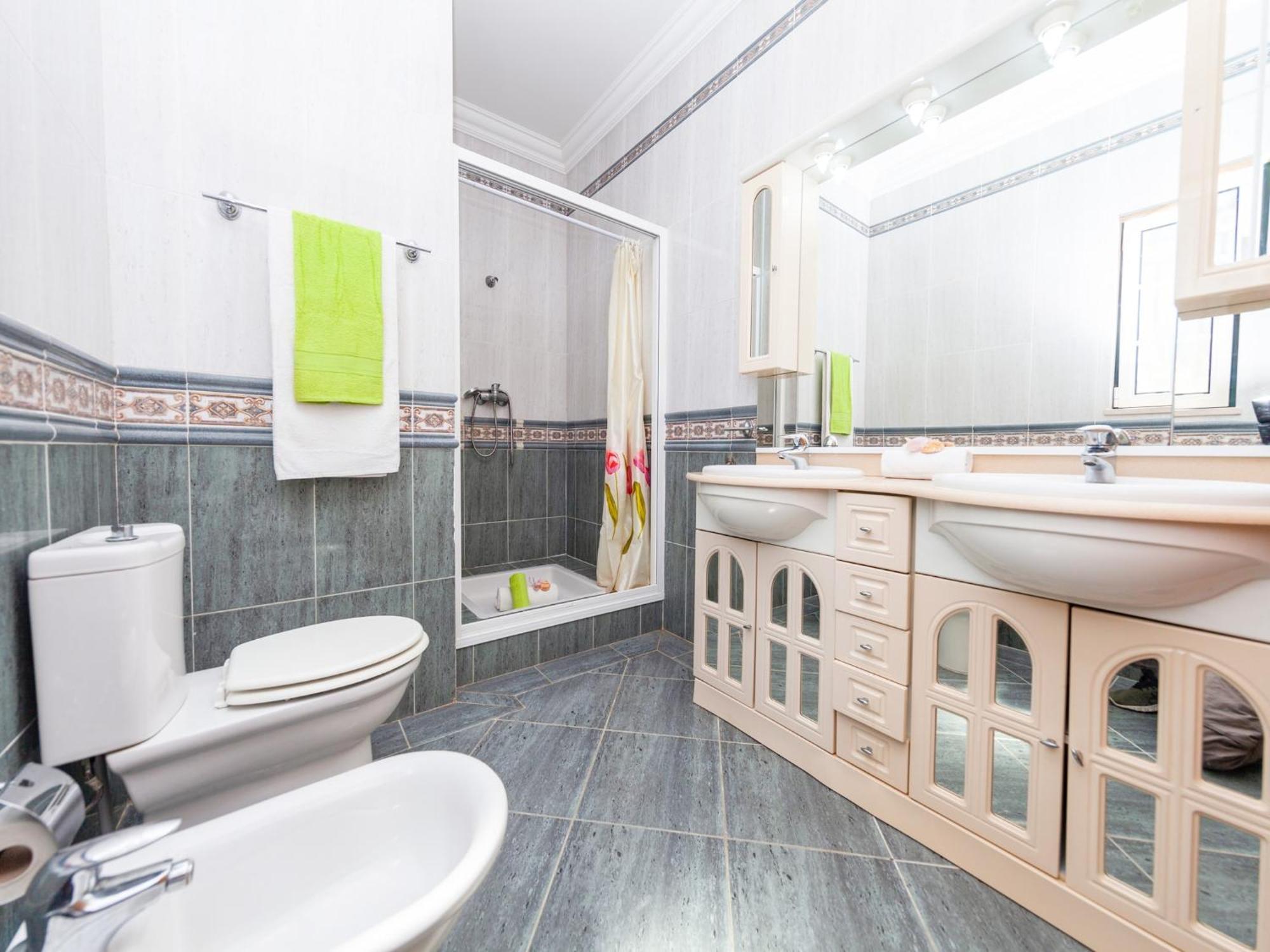 Stunning 4-bed In