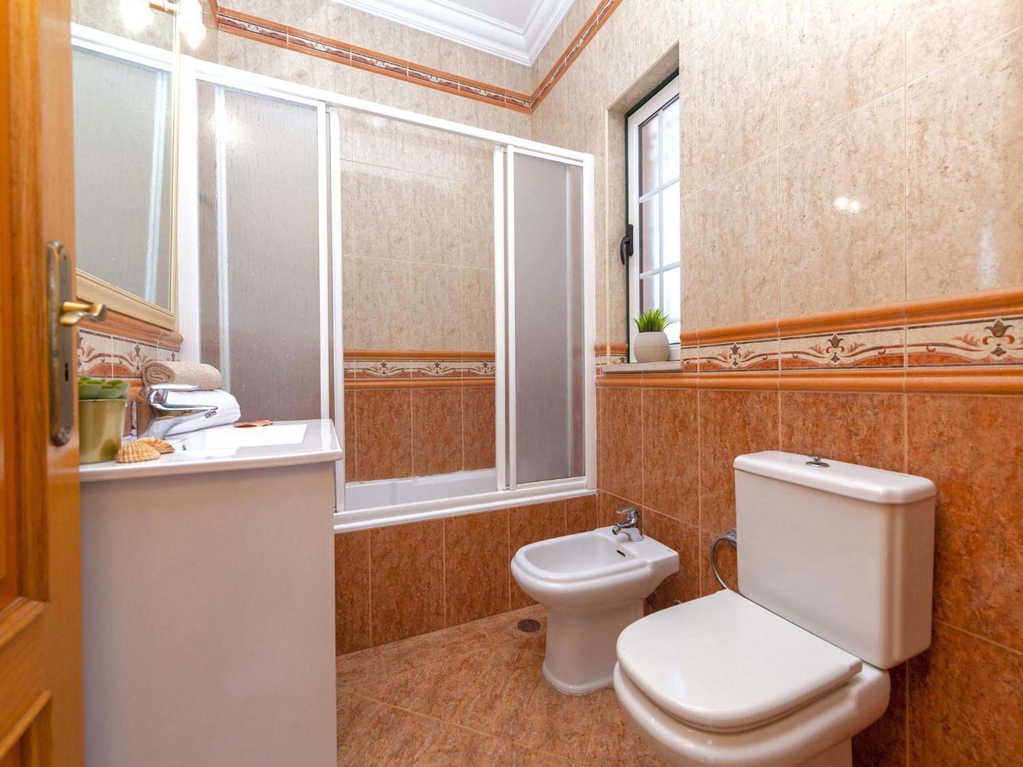 Stunning 4-bed In Villa