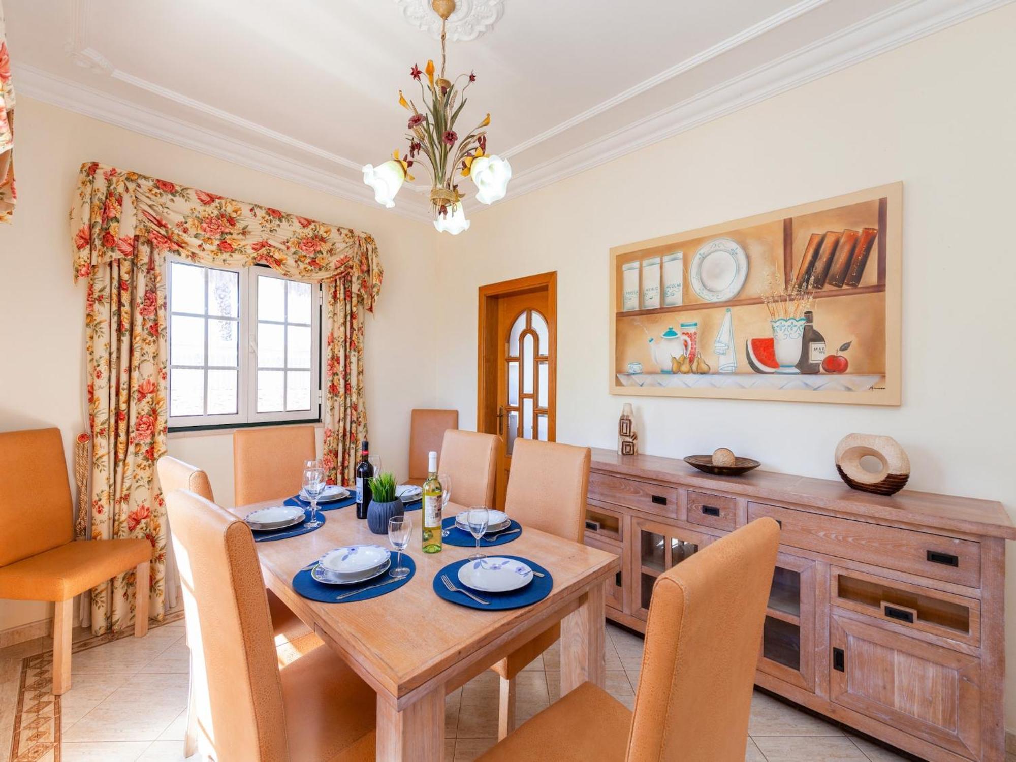 Stunning 4-bed In *