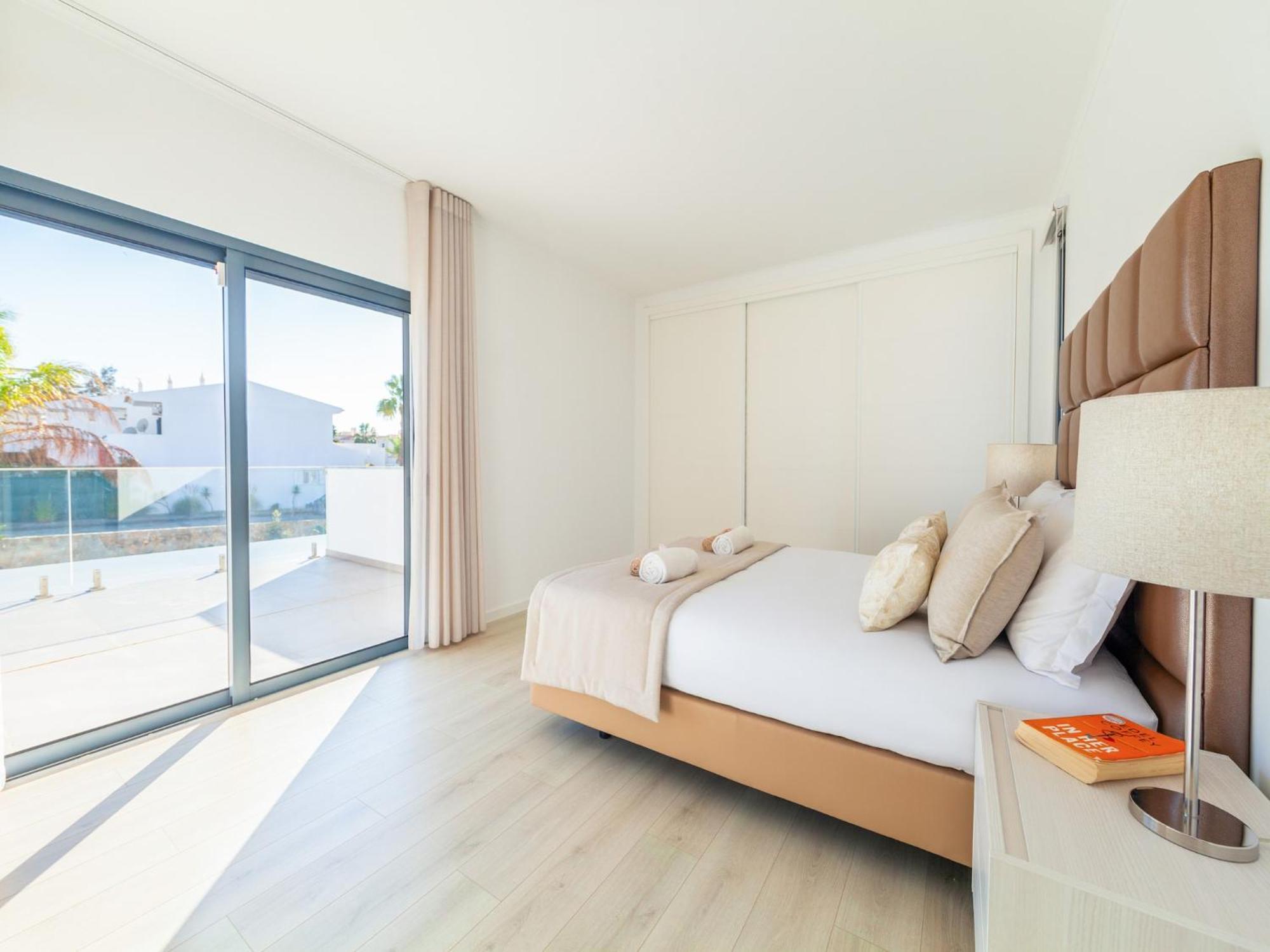 Villa Spacious Villa, Private Pool, Albufeira
