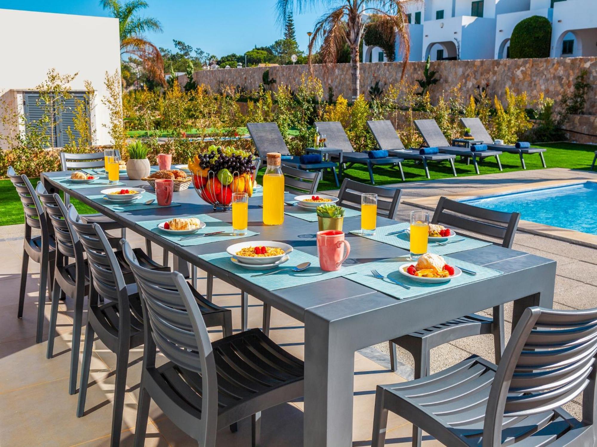 Villa Spacious Villa, Private Pool, *