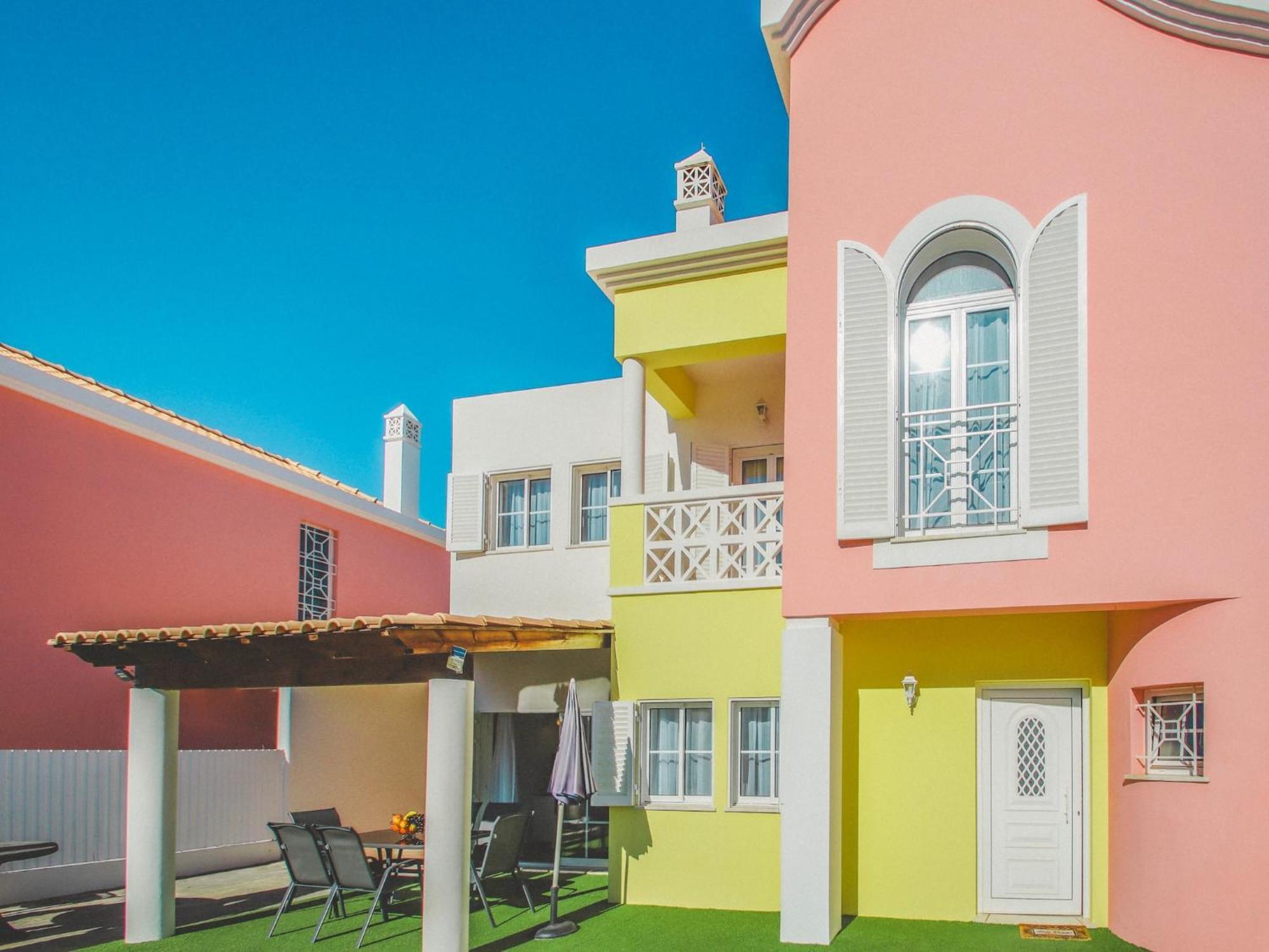 Charming With Private Pool