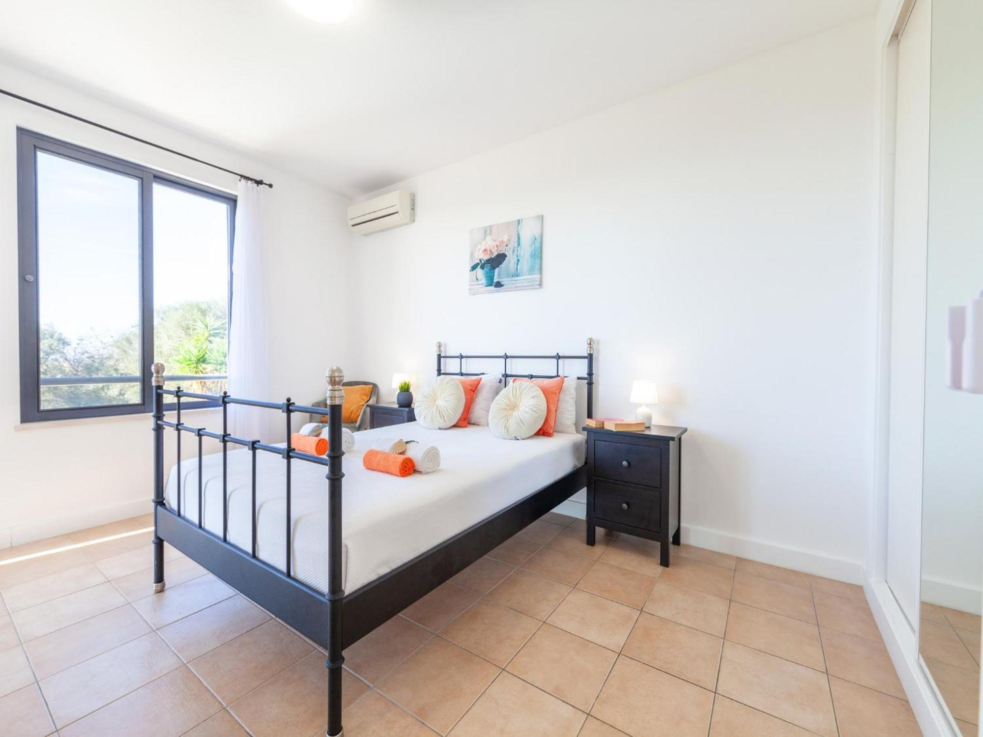 Incredible Townhouse W Pool, Albufeira