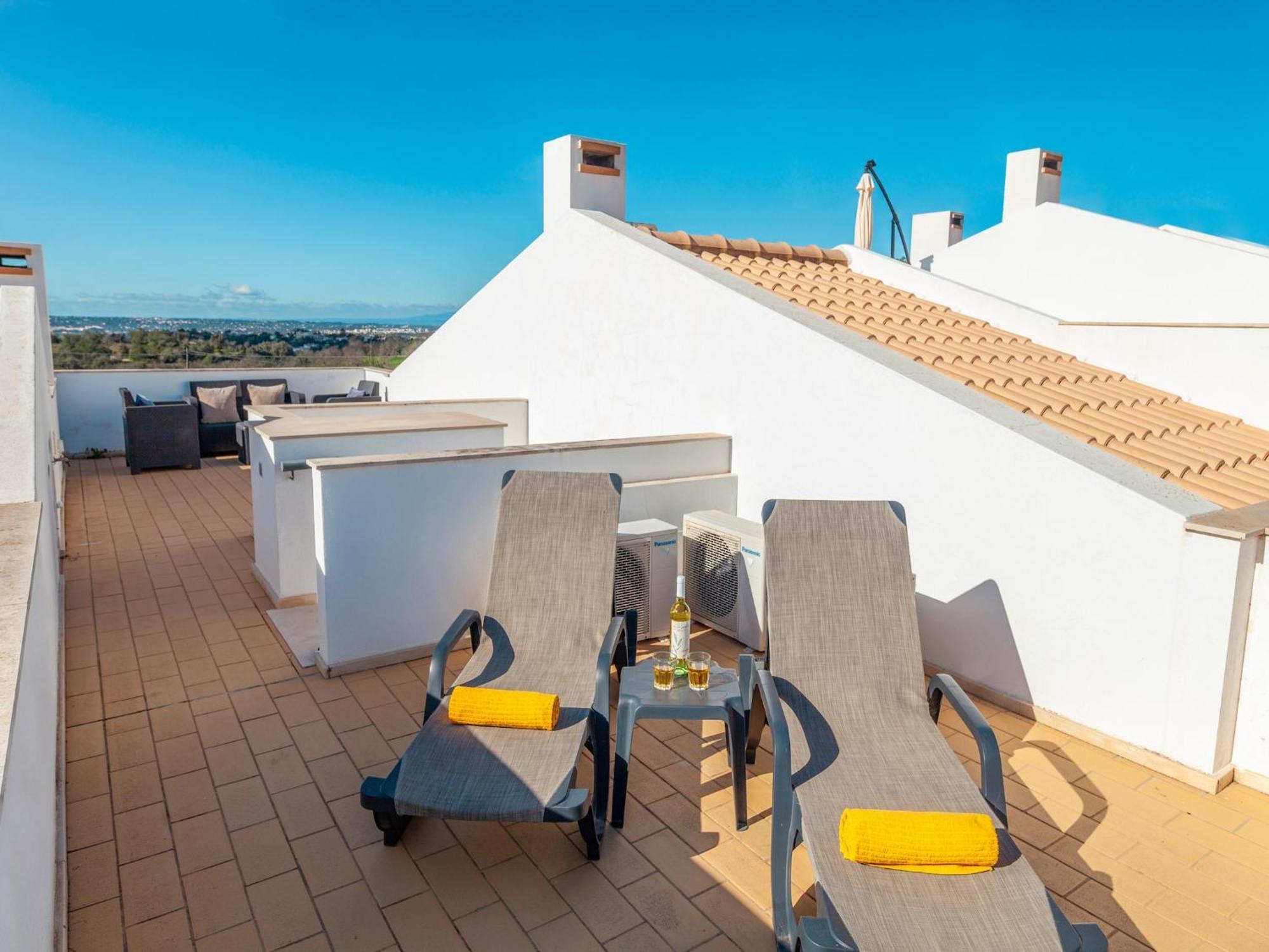 Casa de Férias Incredible Townhouse W Pool, Albufeira
