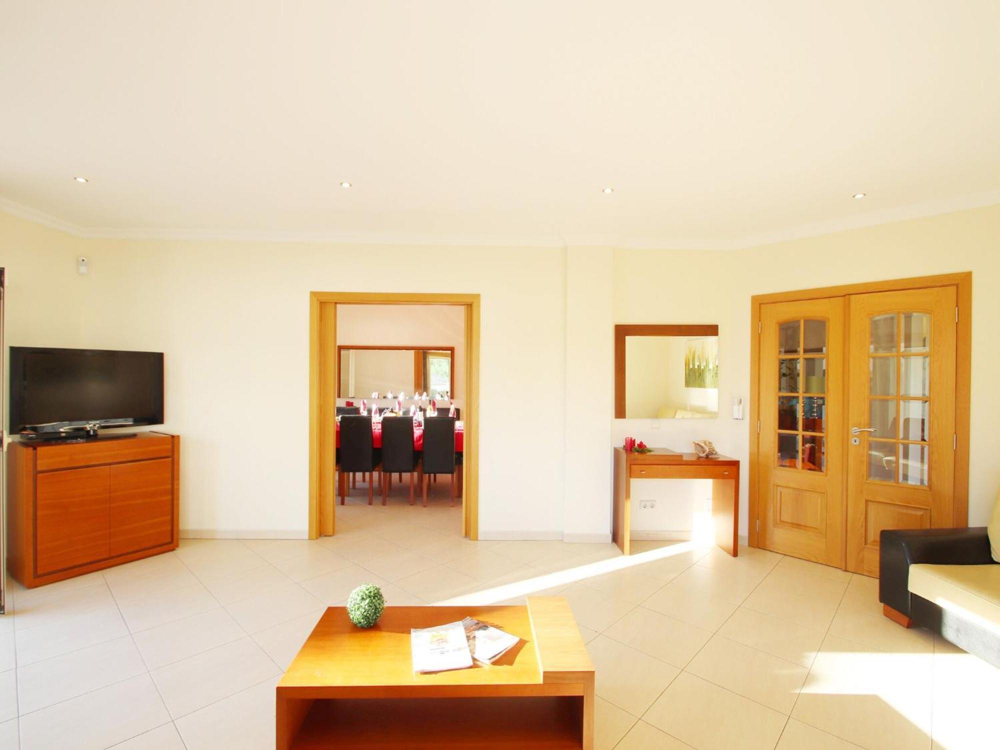 With Heatable Pool Villa *