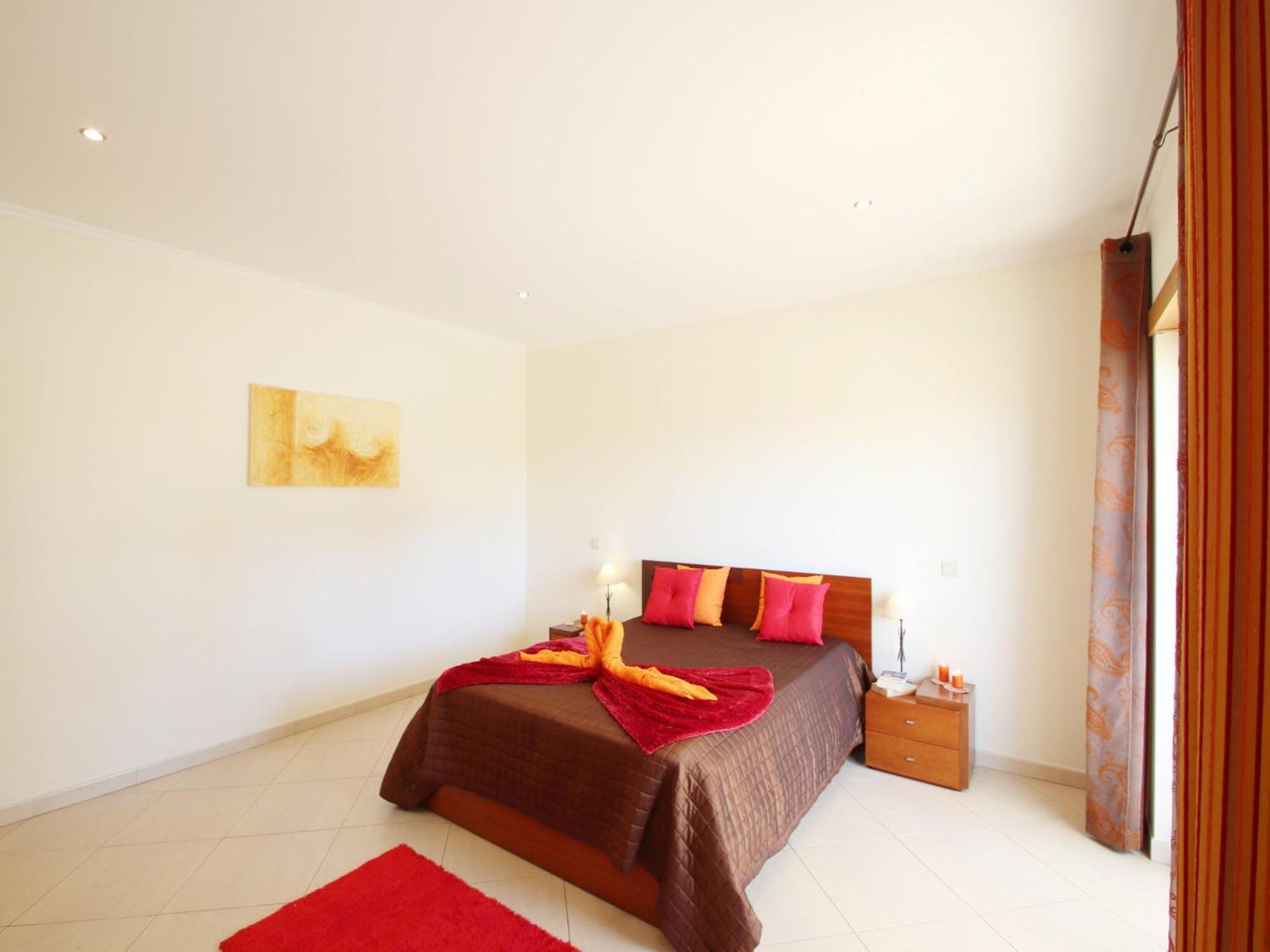 Villa With Heatable Pool *