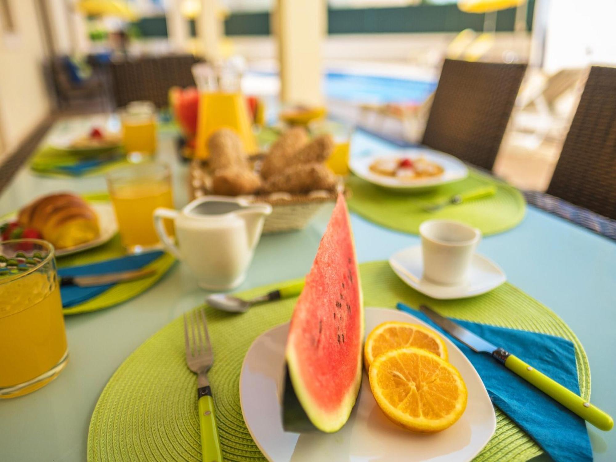 With Heatable Pool Villa Albufeira