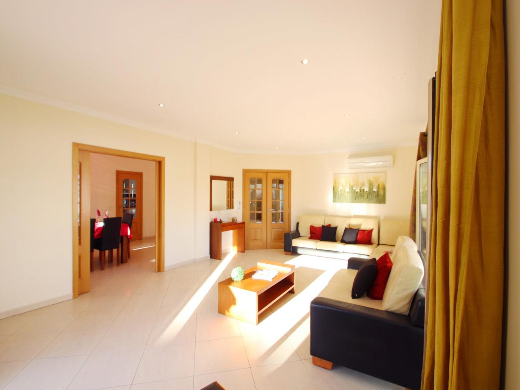 With Heatable Pool Villa Albufeira
