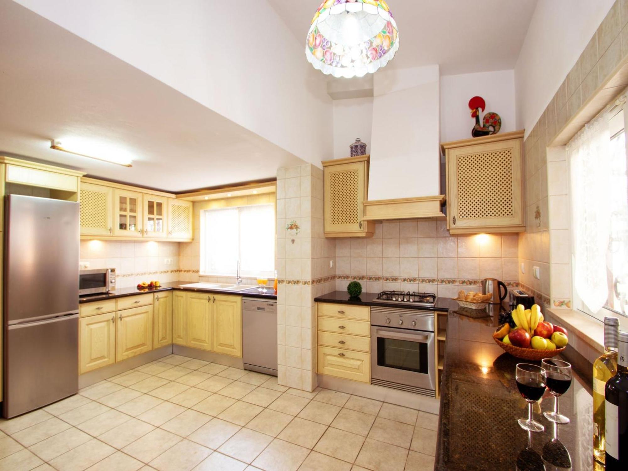 Villa Spacious In Albufeira