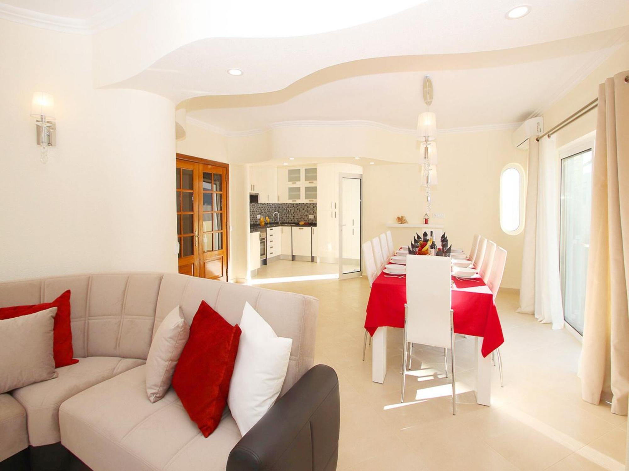 Villa With Heatable Pool