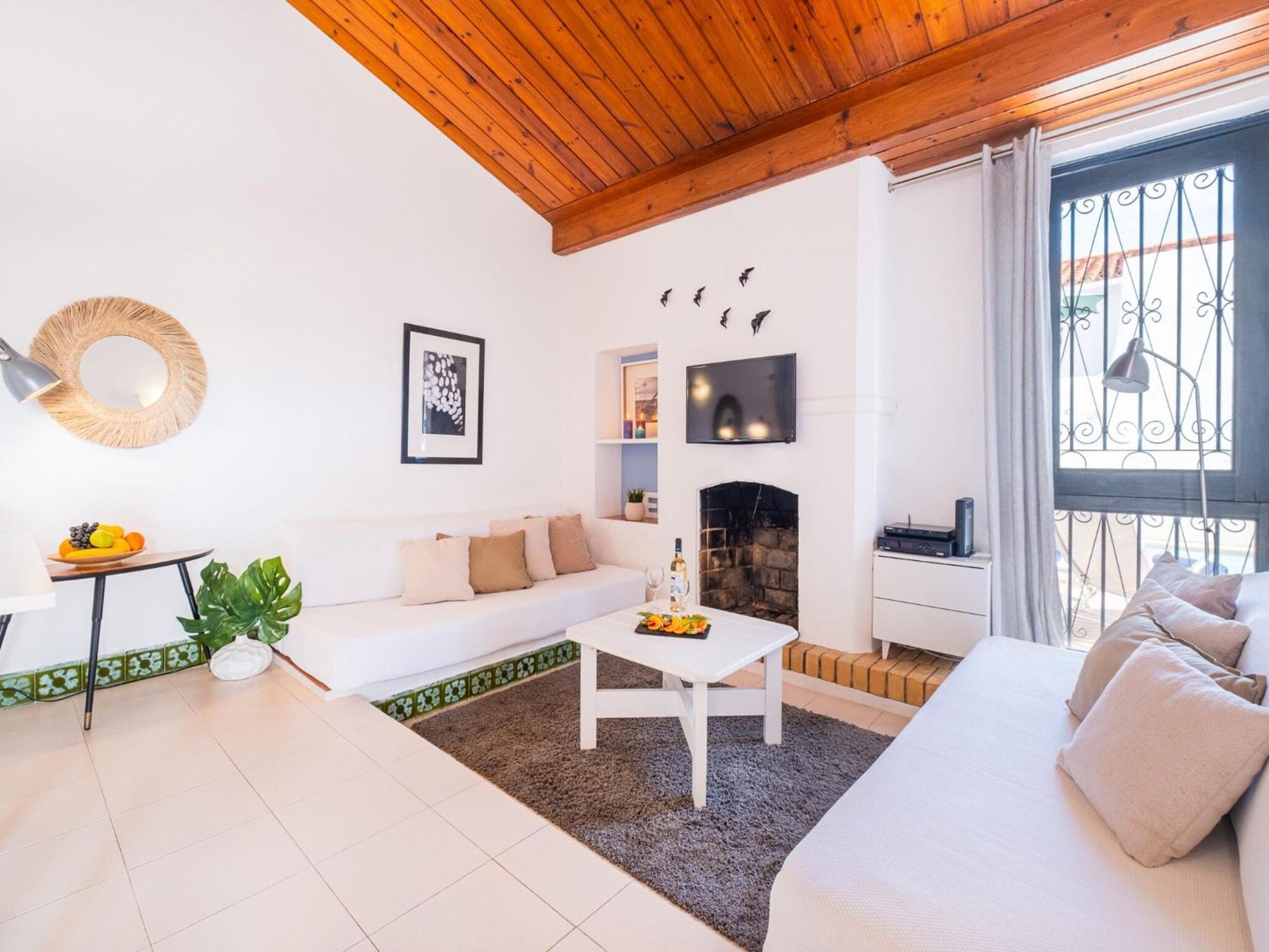 Fantastic With Heatable Pool * Albufeira