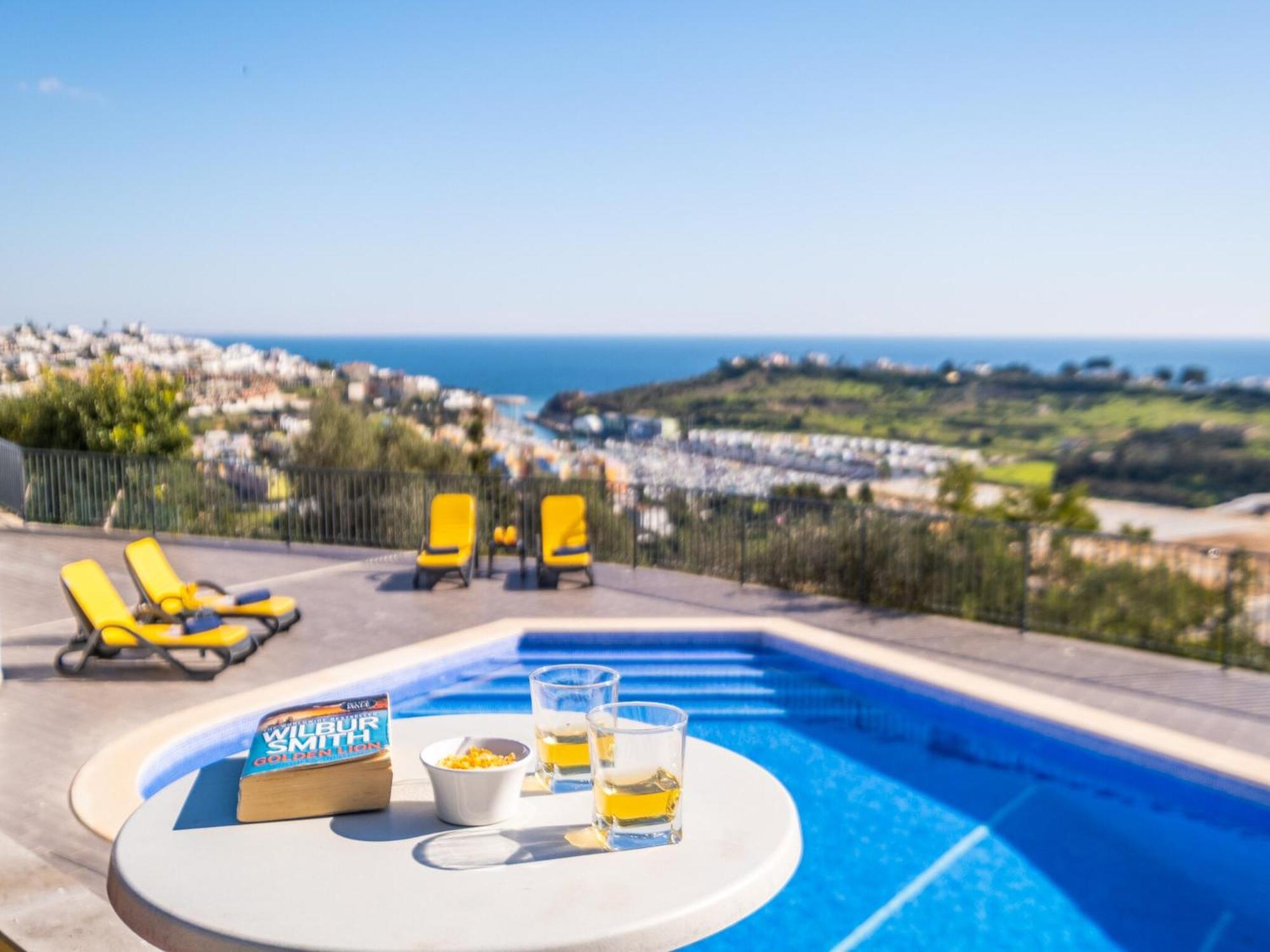Villa With Private Swimming Pool *