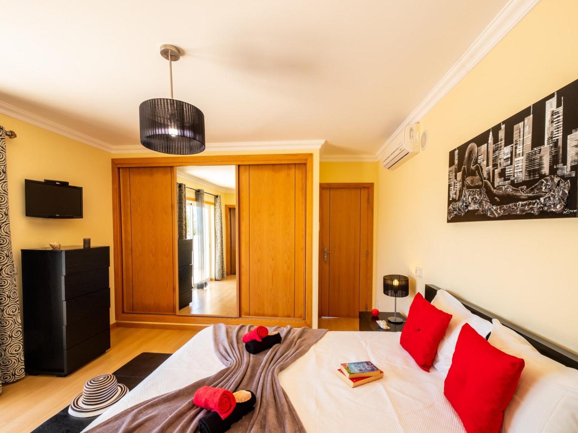 Villa Laguna Escape