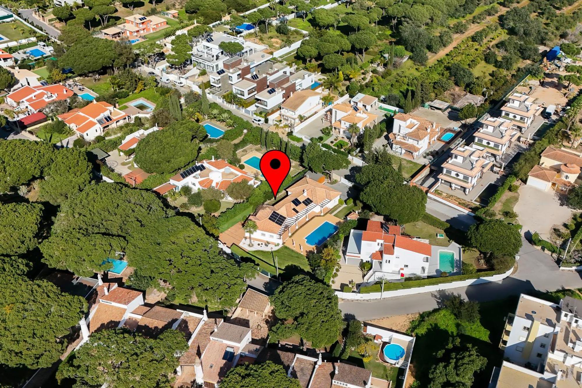Exclusive Toulouse With Pool In Falesia Algarve Villa