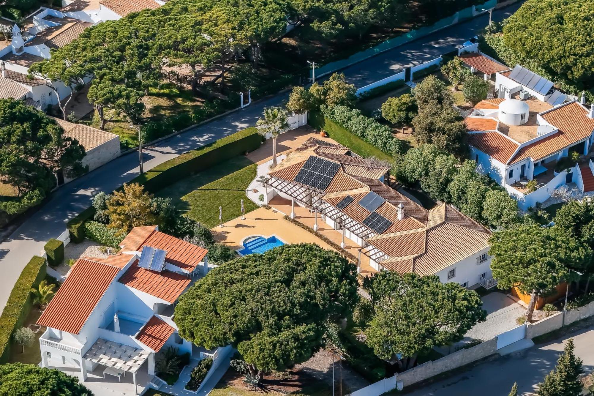 Villa Exclusive Toulouse With Pool In Falesia Algarve