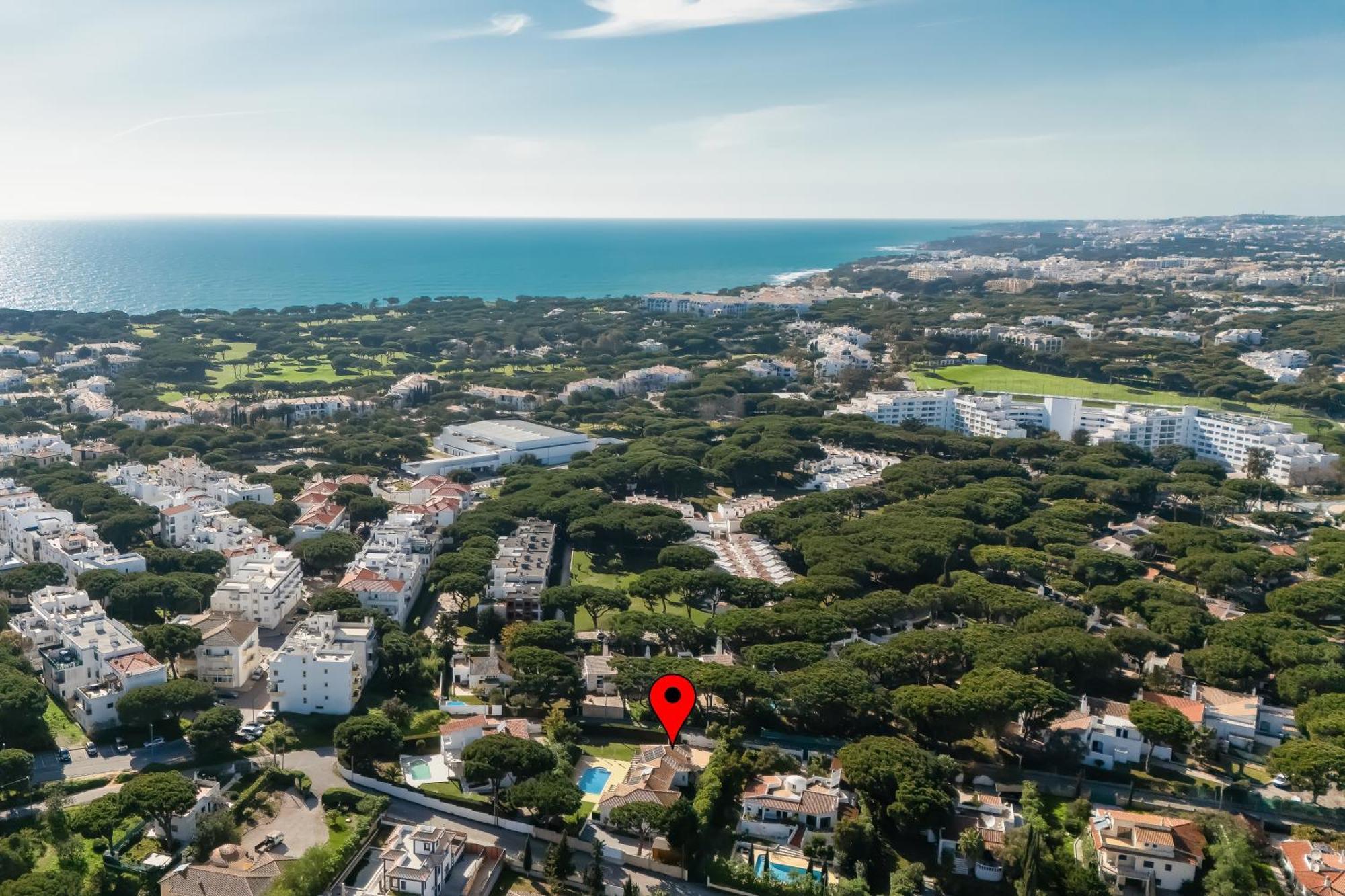 Exclusive Toulouse With Pool In Falesia Algarve