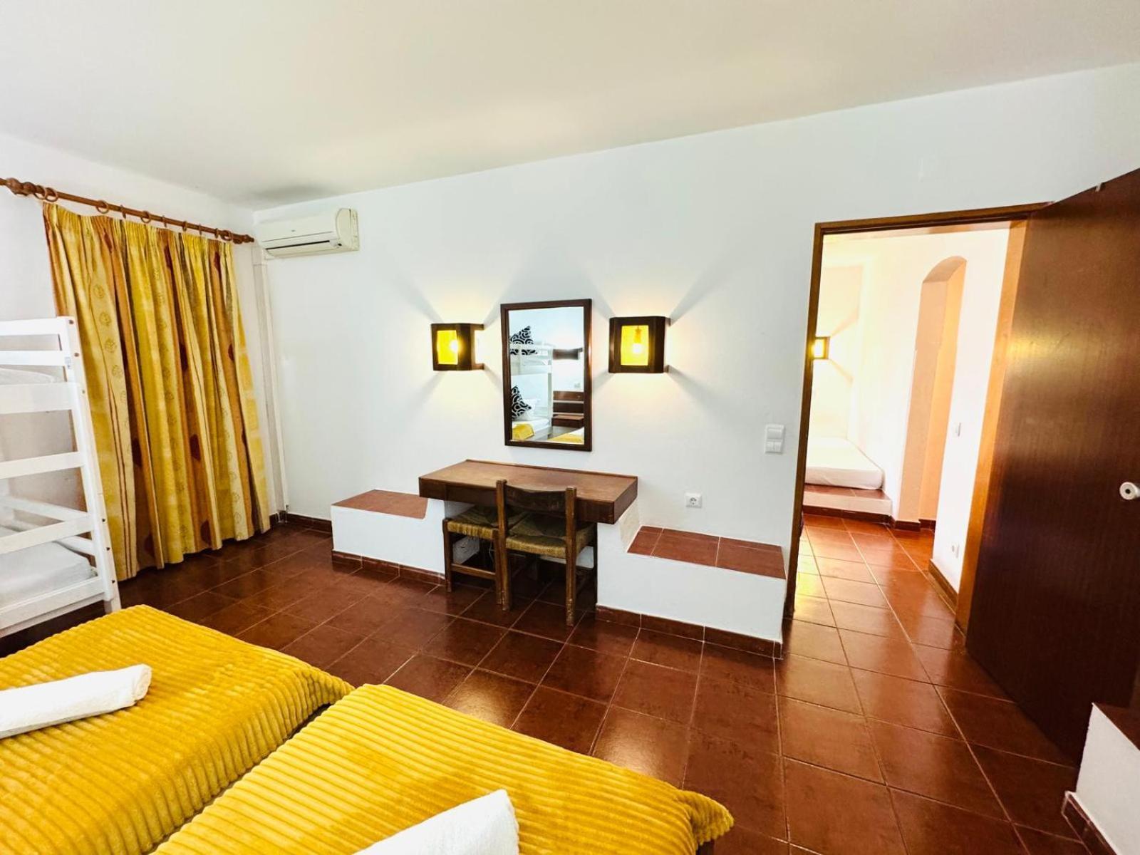 Oura Apartment *