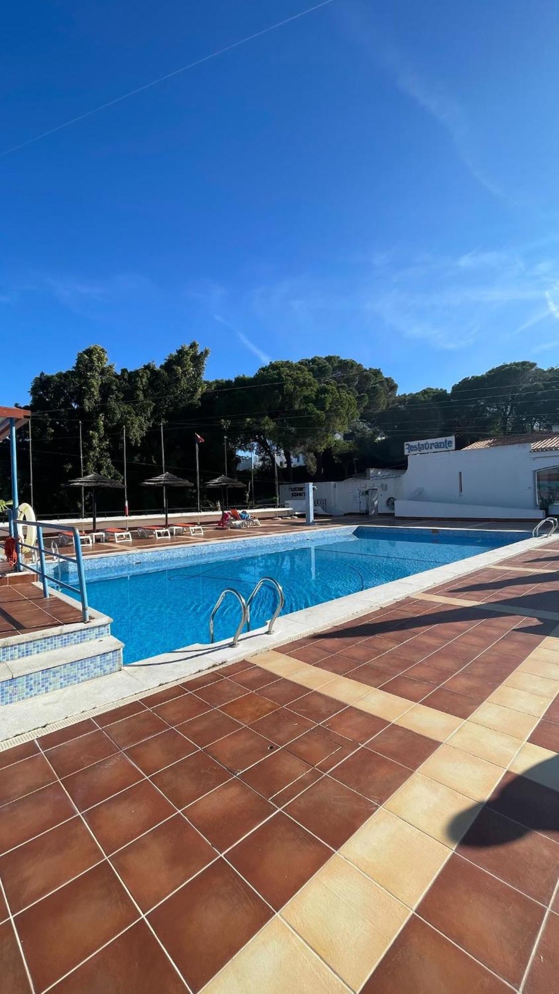 Gardengreen Pool Baech *