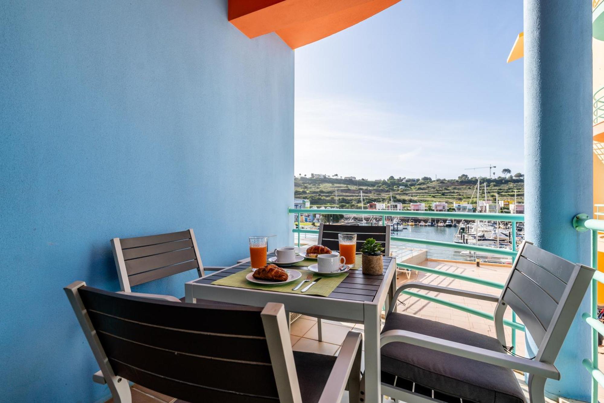 Marina 4b 1d By Rs Apartment *
